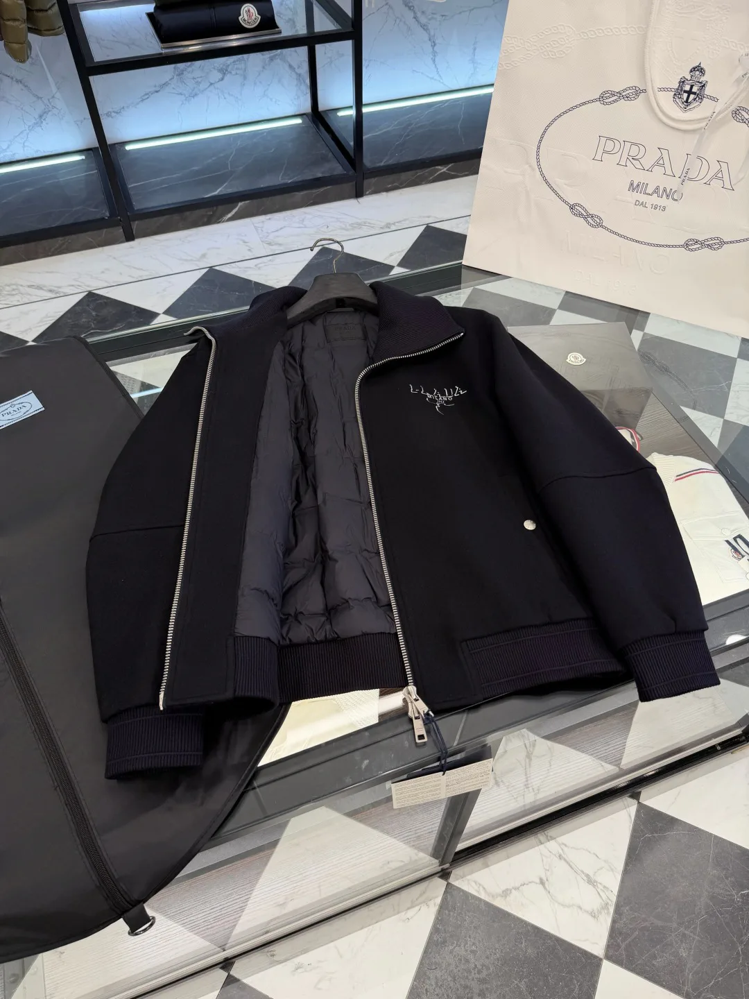 Куртки И Пуховики Мужские Prada 18596138