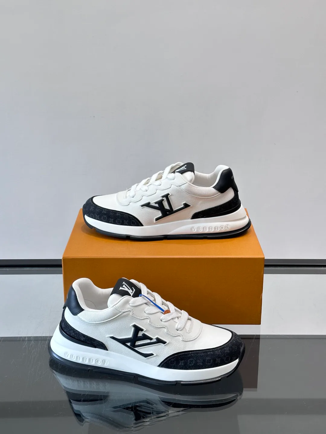 Men's Sneakers LOUIS VUITTON 17897373