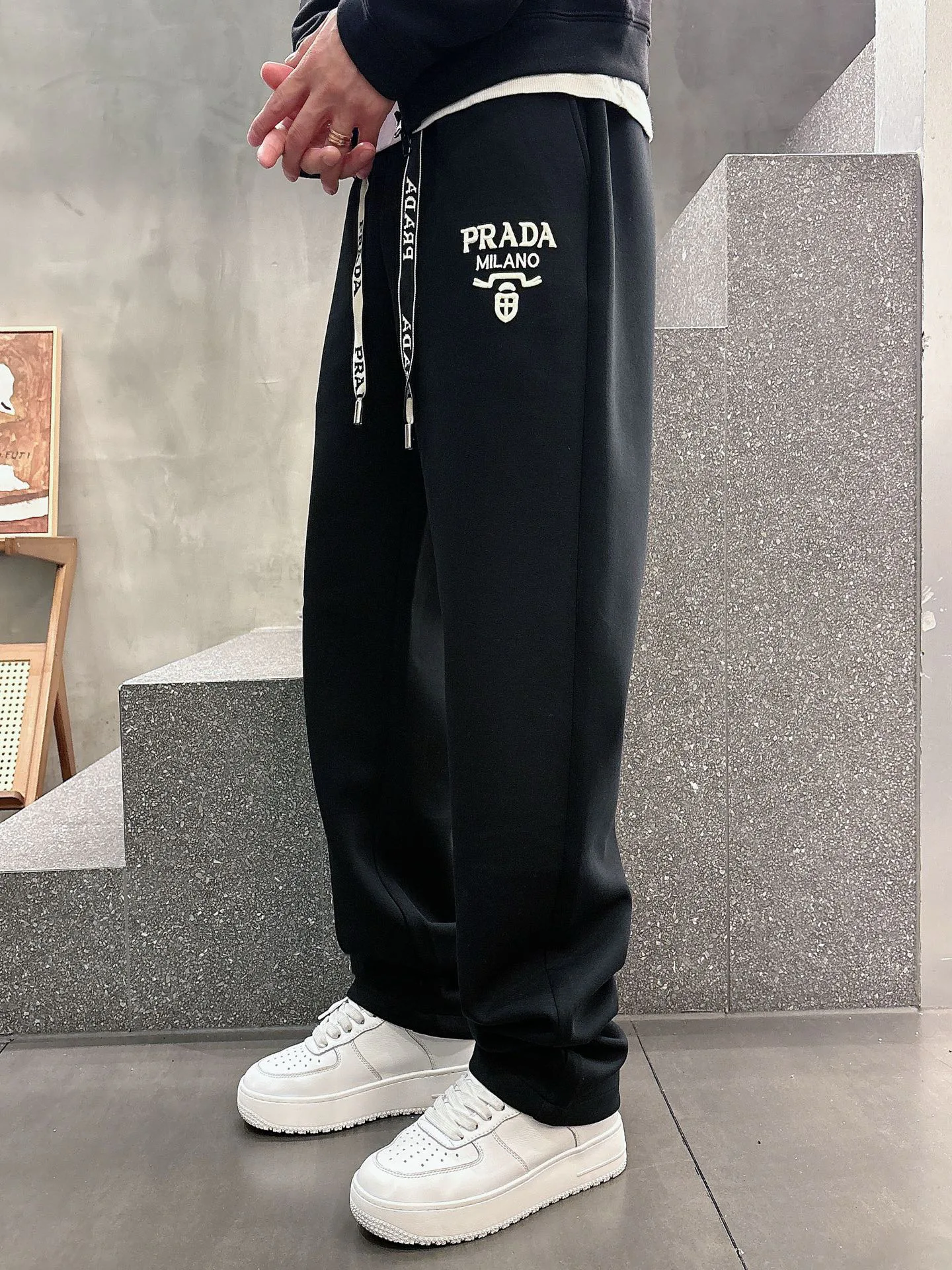 Брюки Мужские Prada 18596864