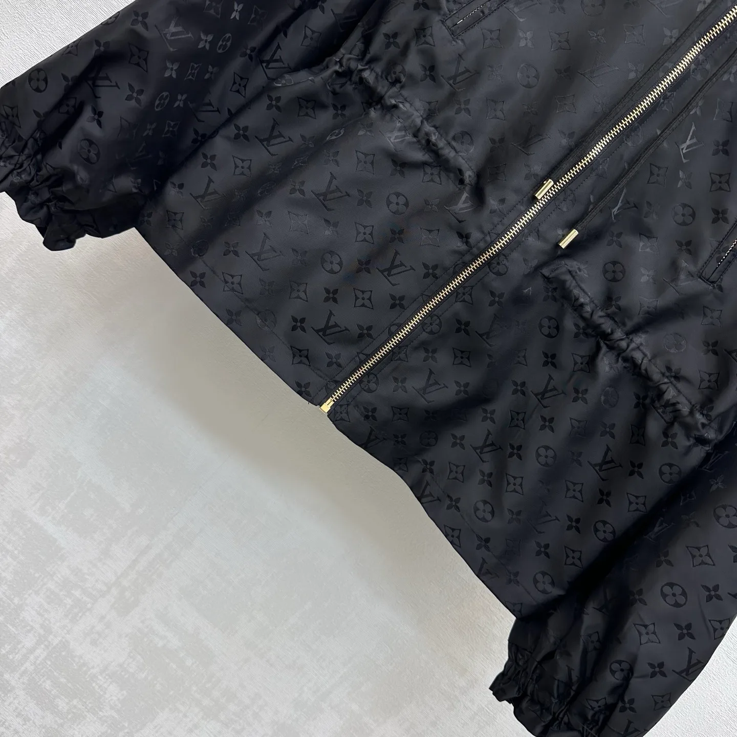 Women's Jackets And Down Jackets LOUIS VUITTON 18131250