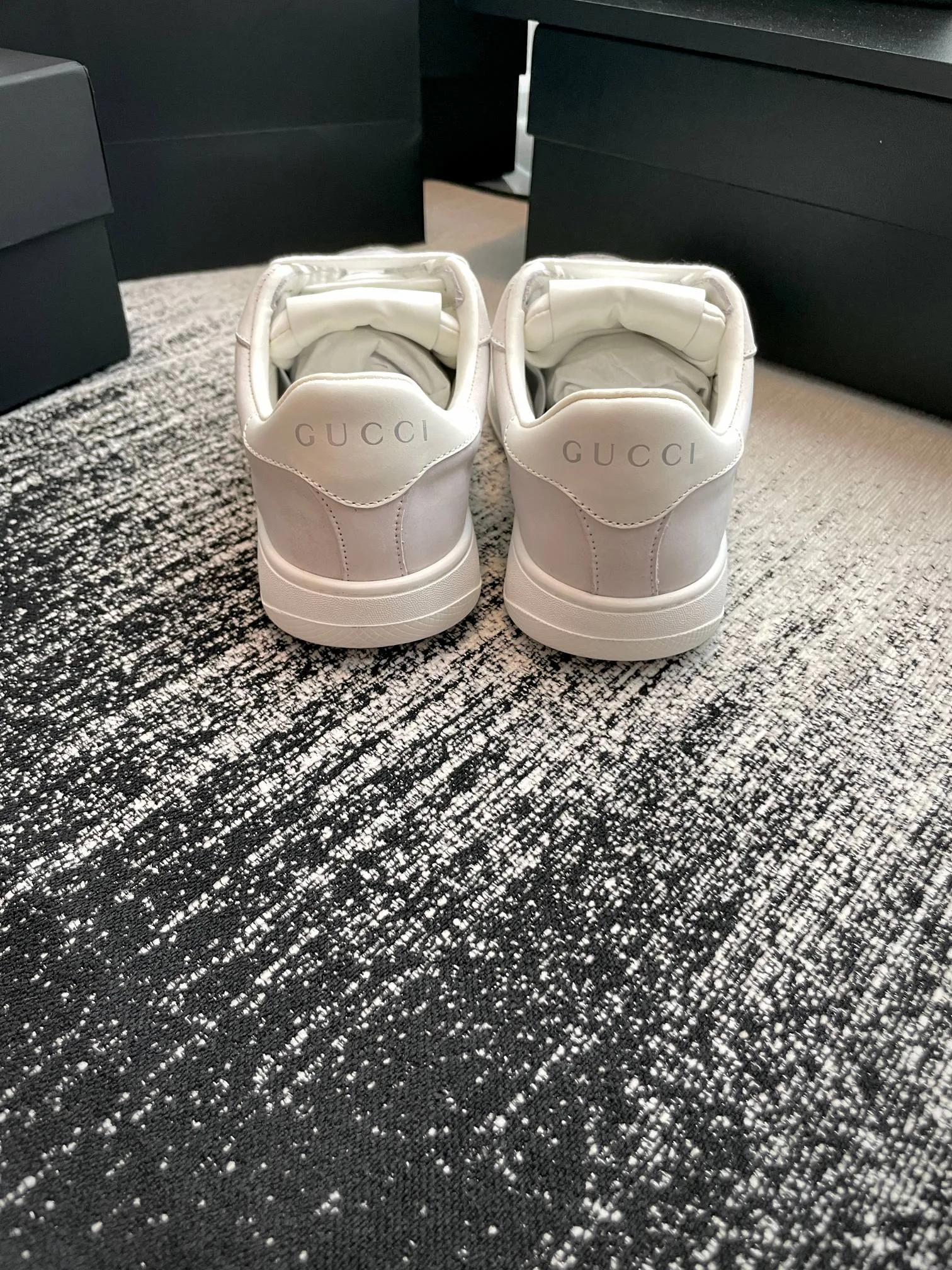 Women's Sneakers GUCCI 18447991