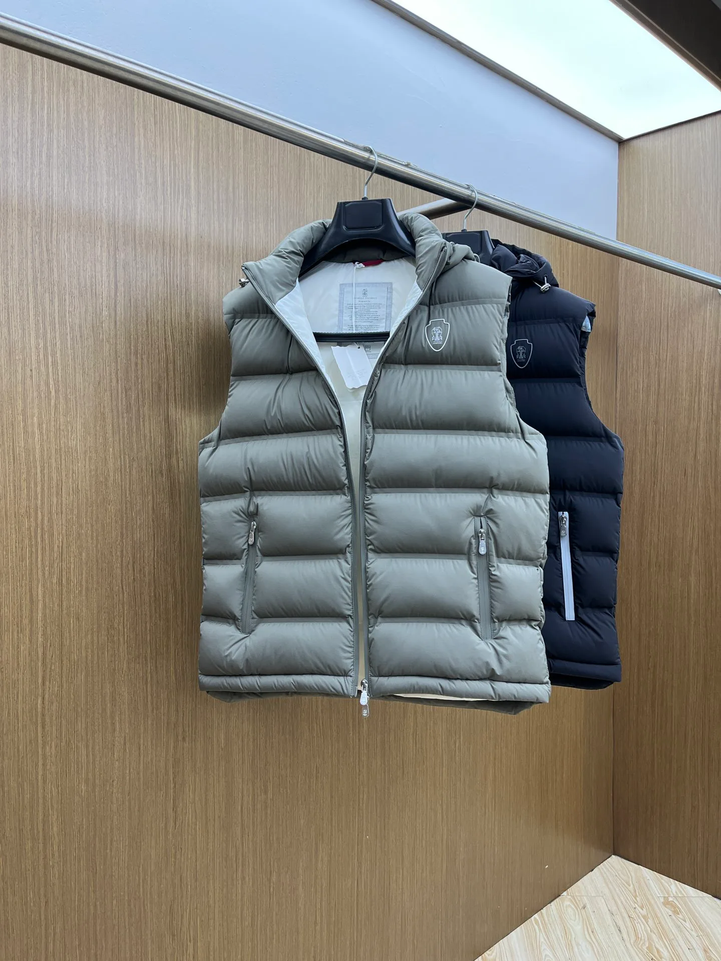 Men's Vests BRUNELLO CUCINELLI 18194607