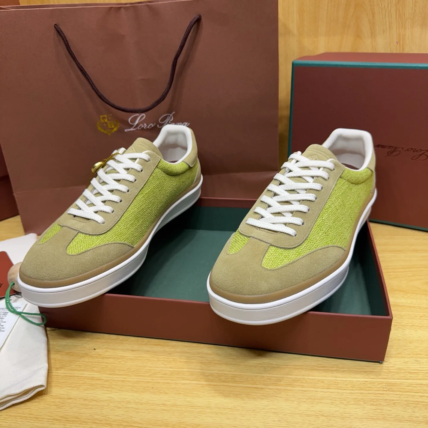 Women's Sneakers LORO PIANA 18263651