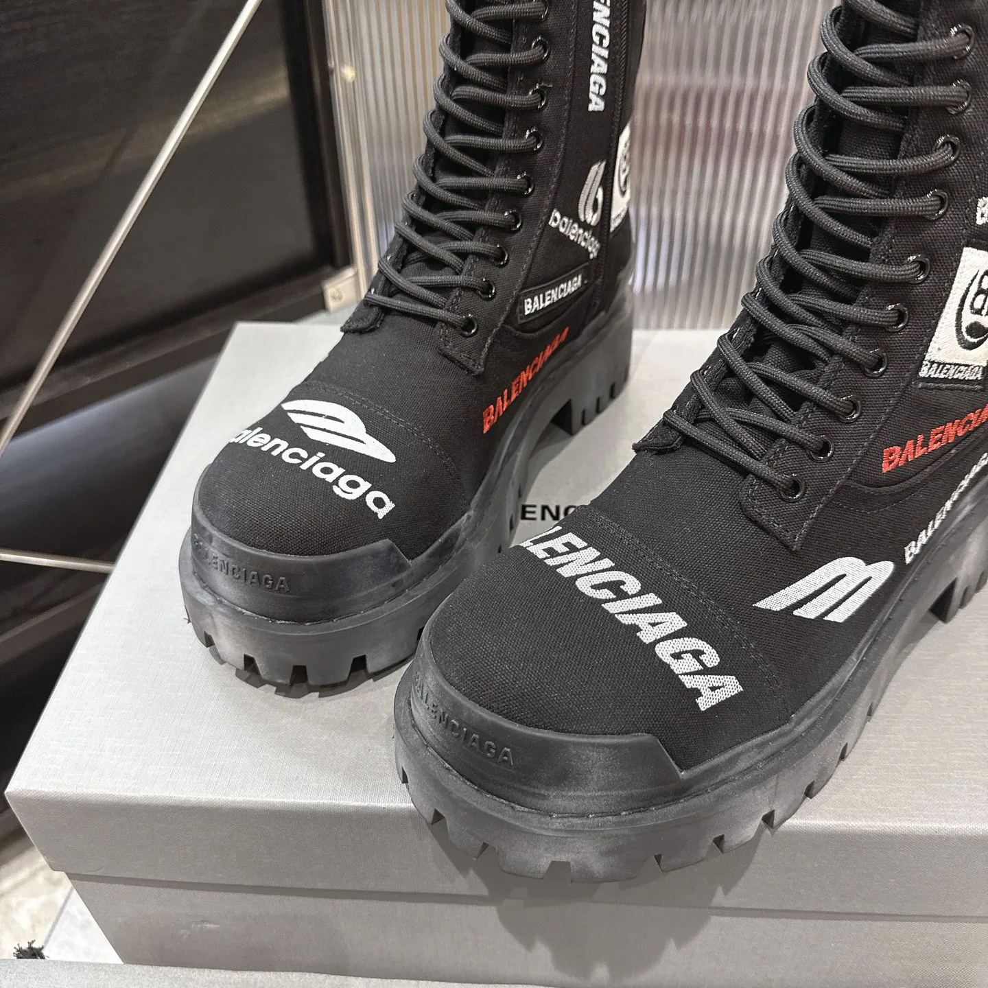 Ботинки Мужские Balenciaga 18598035