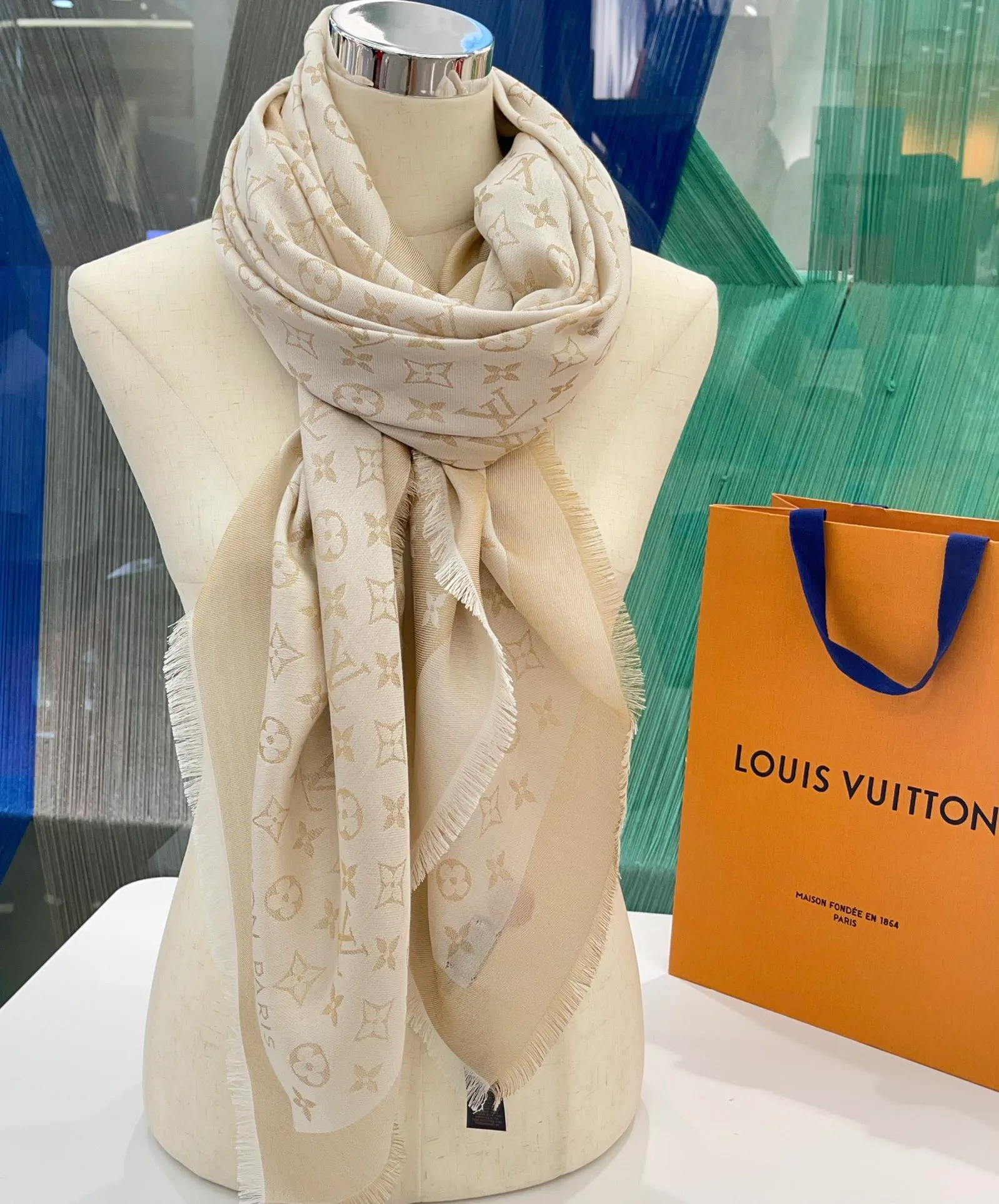 Scarves LOUIS VUITTON 17826474