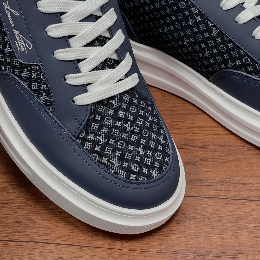 Men's Sneakers LOUIS VUITTON 18000610
