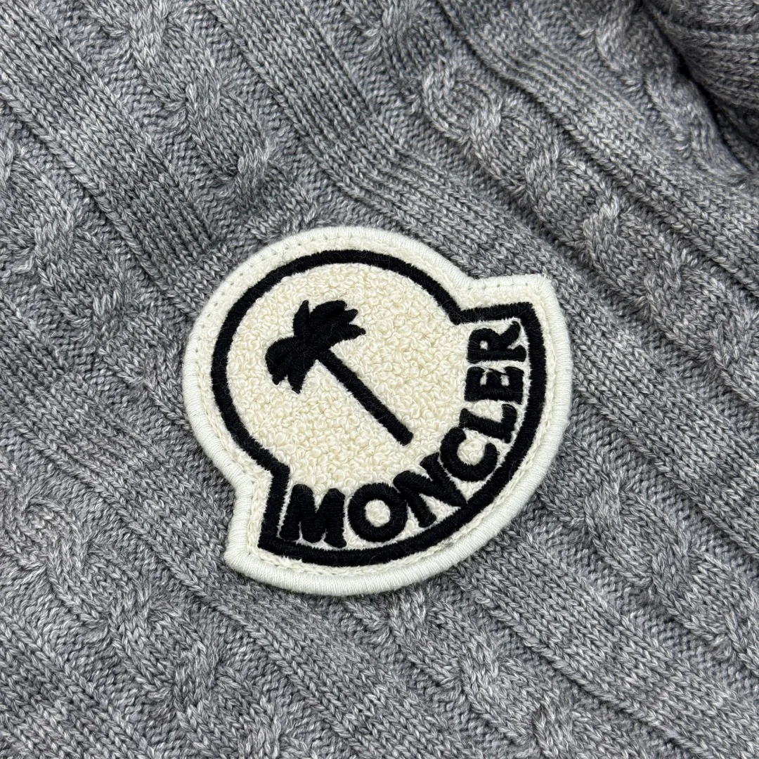 Women's Jackets And Down Jackets MONCLER 18001964