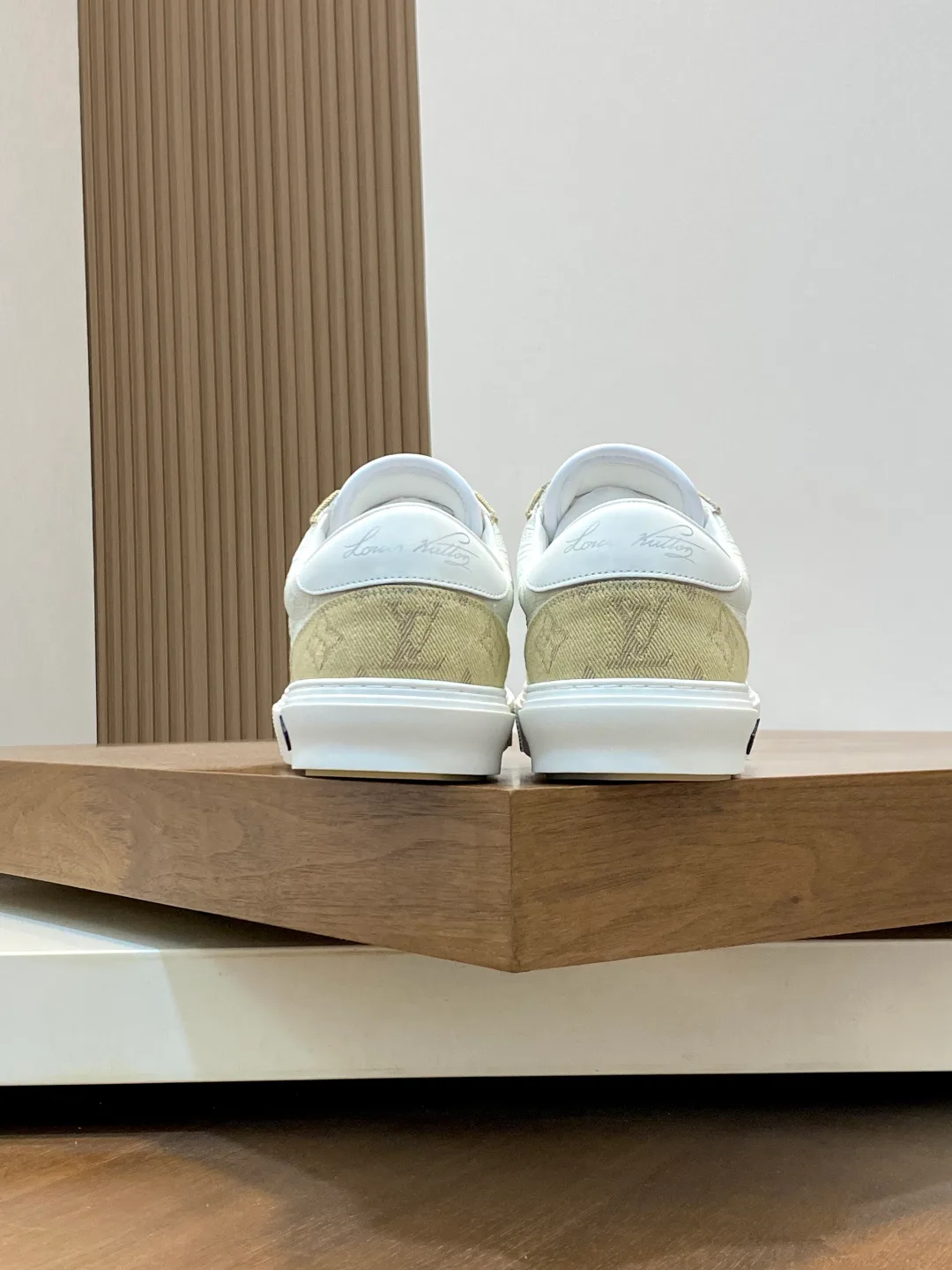 Men's Sneakers LOUIS VUITTON 17934209