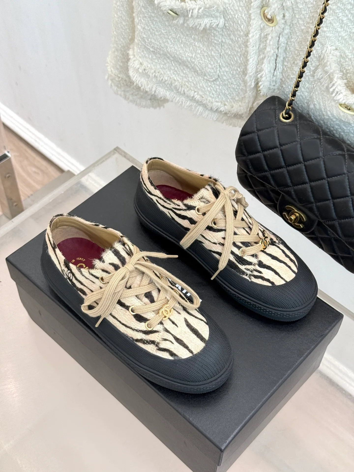 Women's Sneakers CHANEL 17864826
