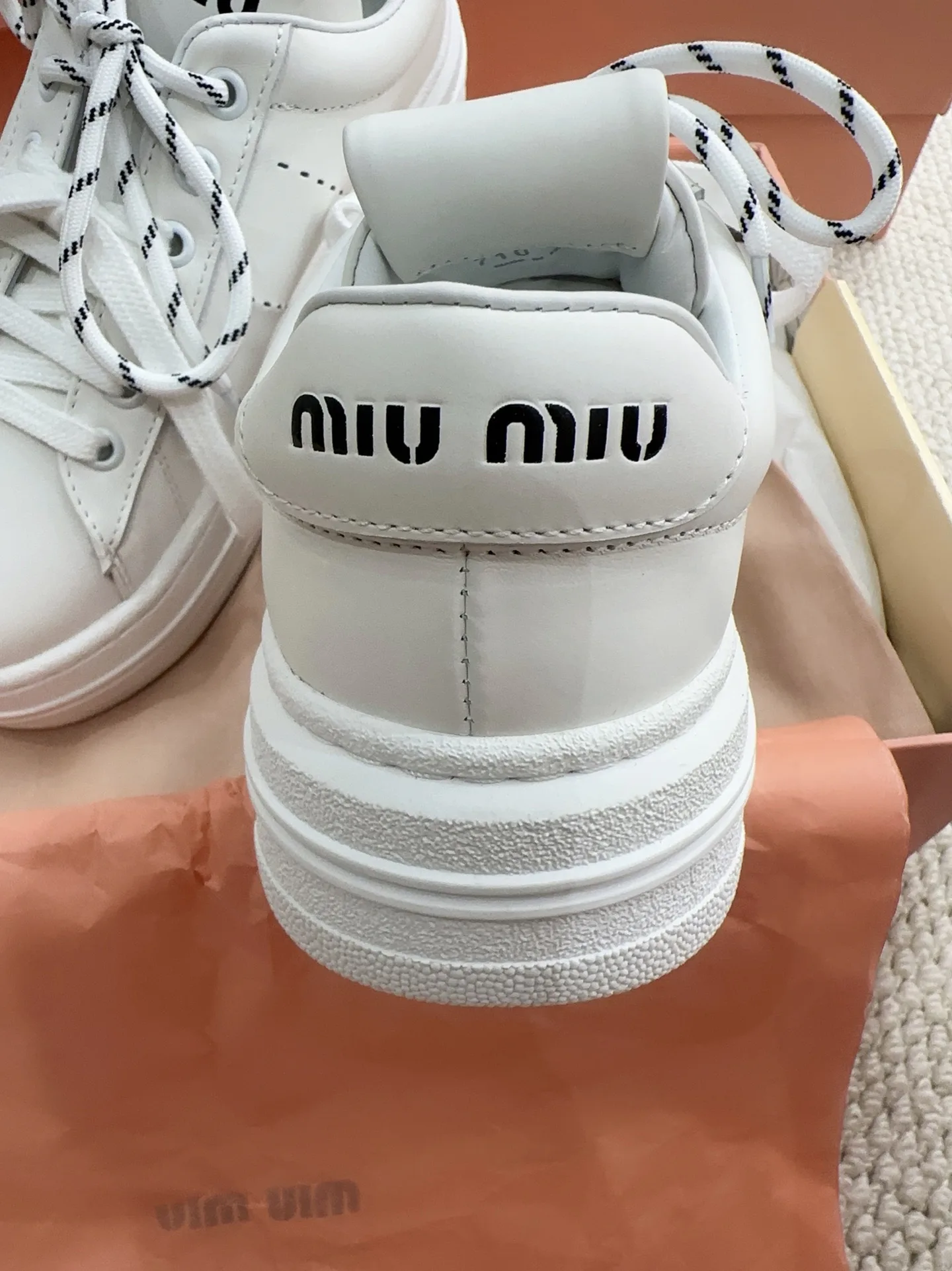 Women's Sneakers MIU MIU 18041144