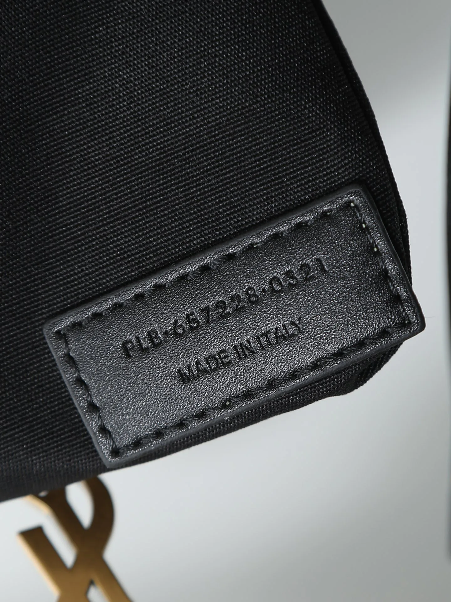 Women's Classic Handbags SAINT LAURENT 18005140