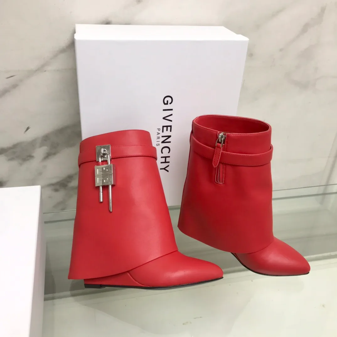 Women's Booties GIVENCHY 18294532