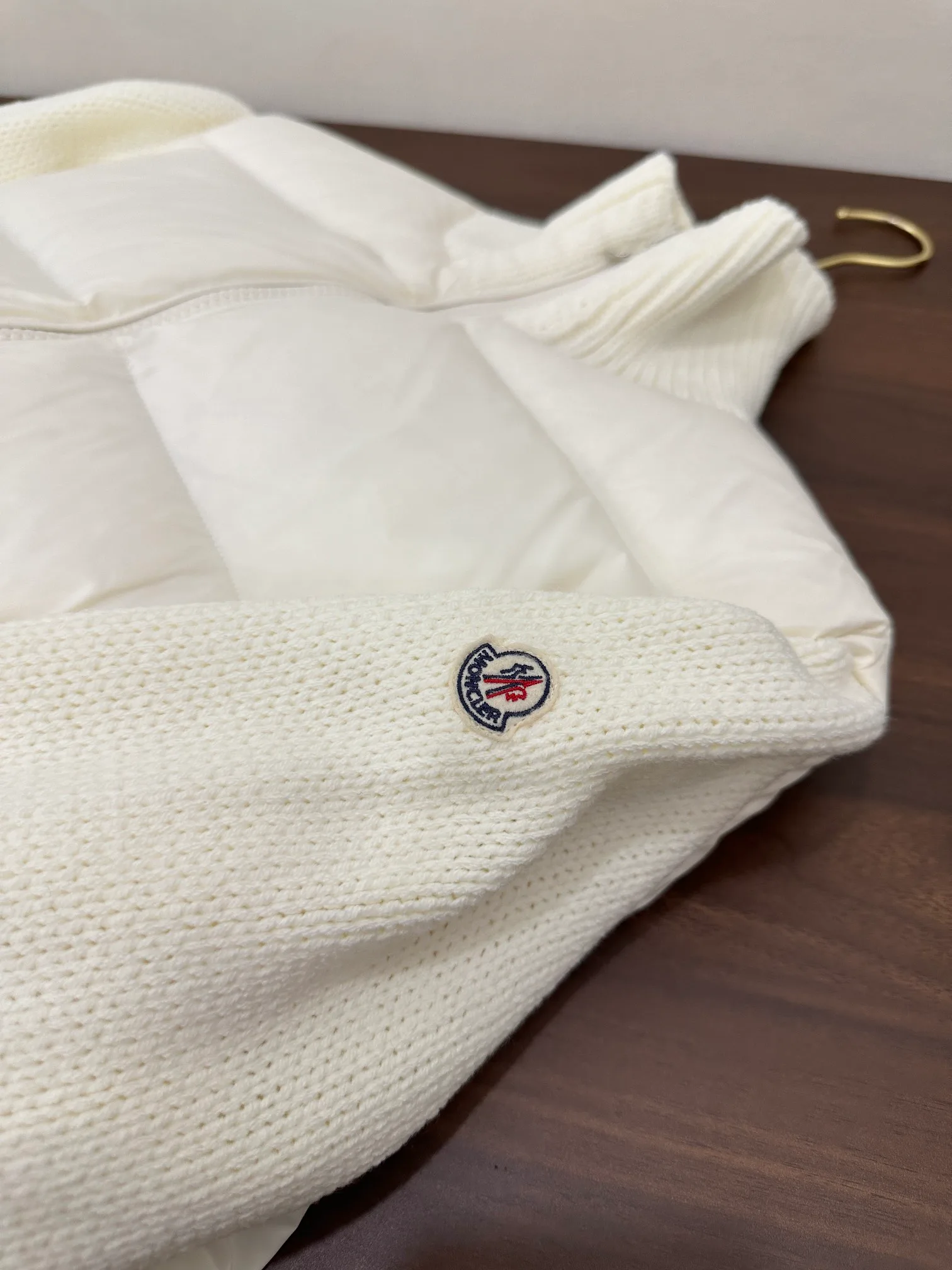 Women's Jackets And Down Jackets MONCLER 18188493