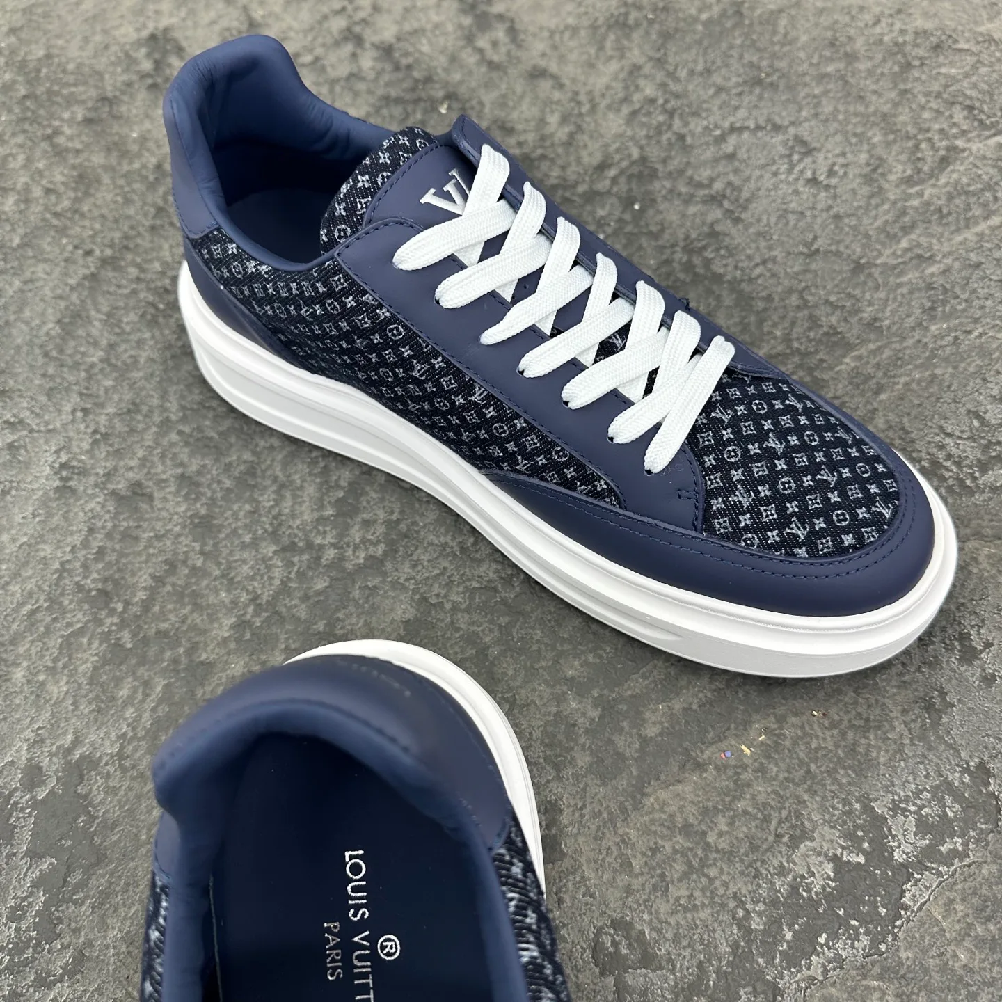 Men's Sneakers LOUIS VUITTON 18154145