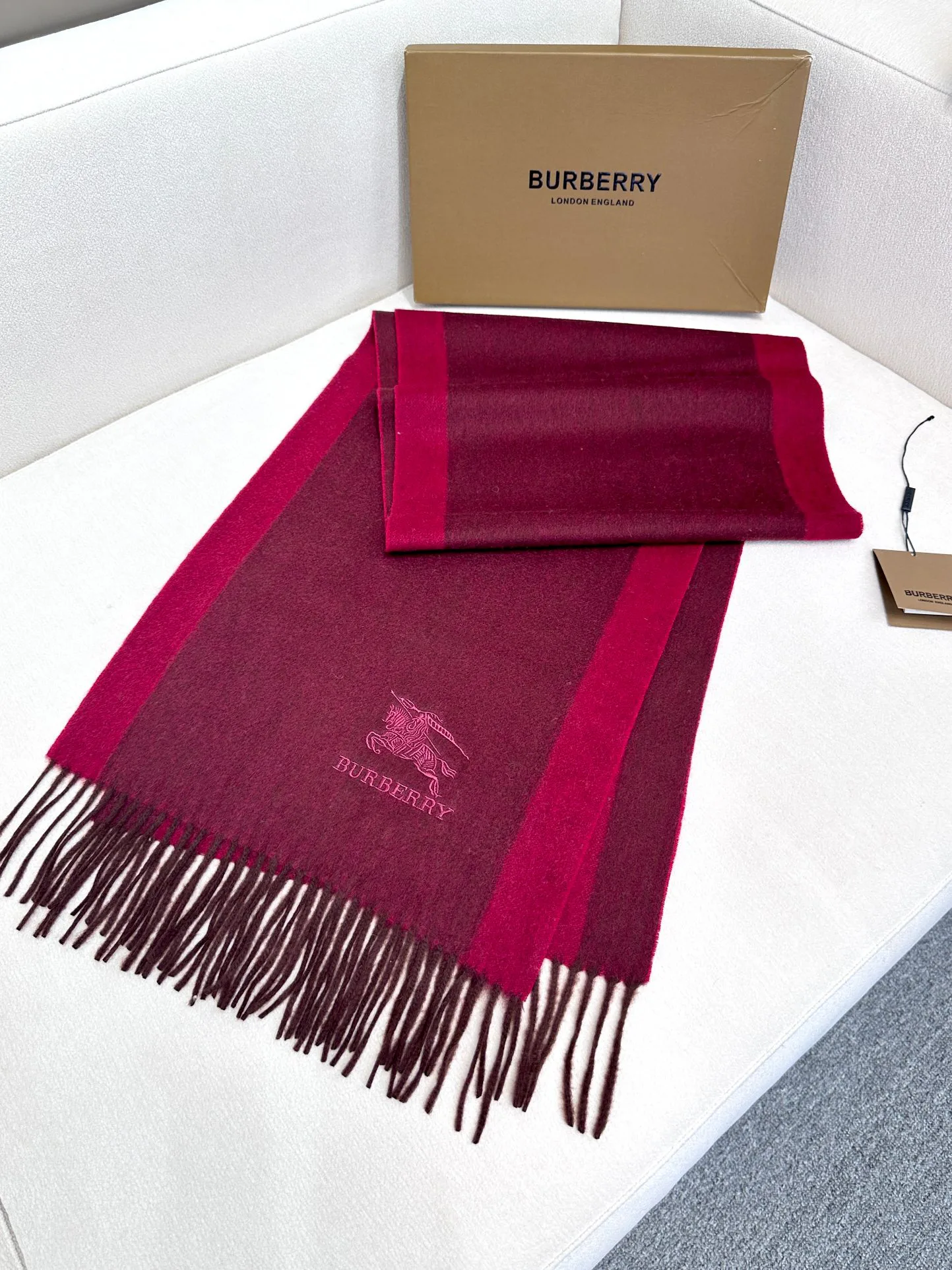 Scarves BURBERRY 18322260