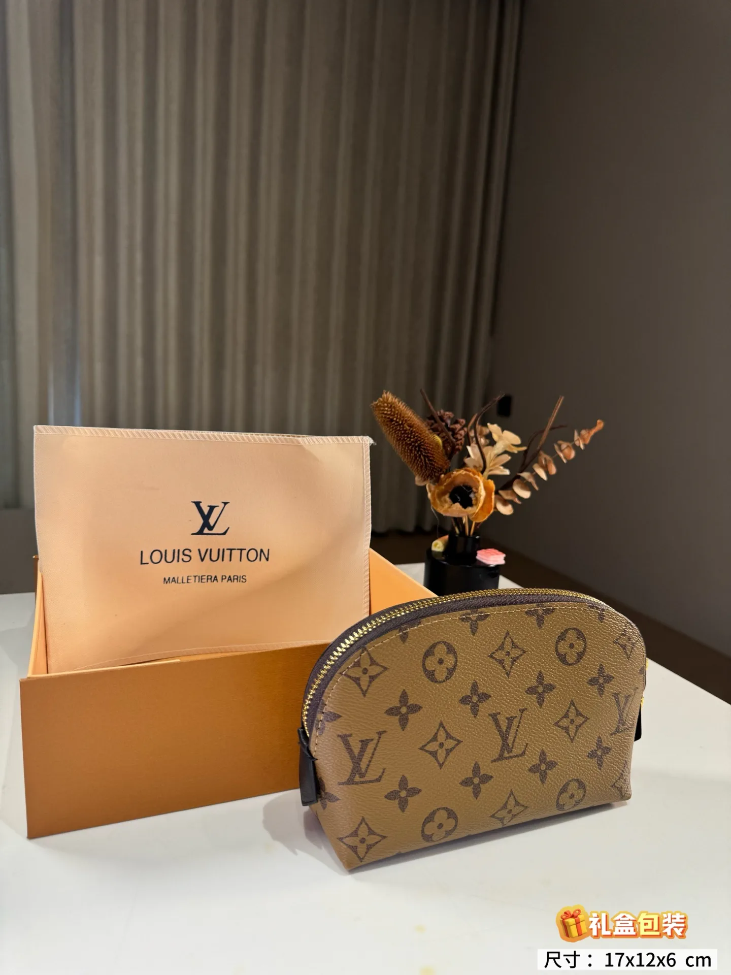 Women's Clutches LOUIS VUITTON 18013767