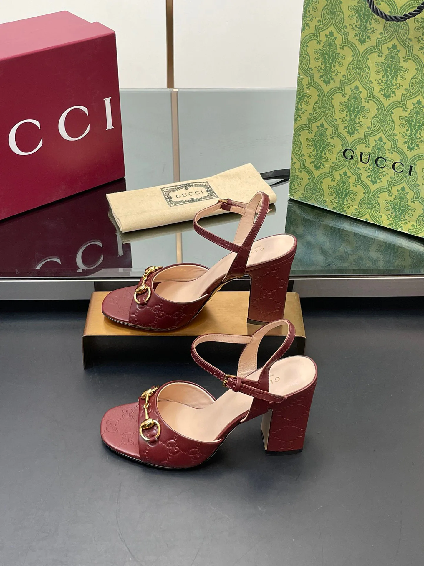 Women's Open-Toe Sandals GUCCI 17614707