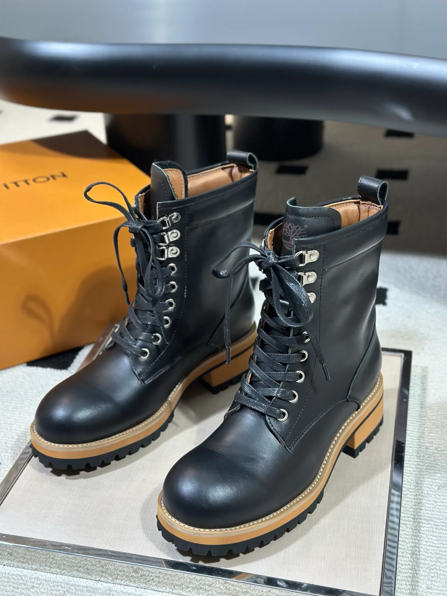 Ботинки Женские Louis Vuitton 18638529