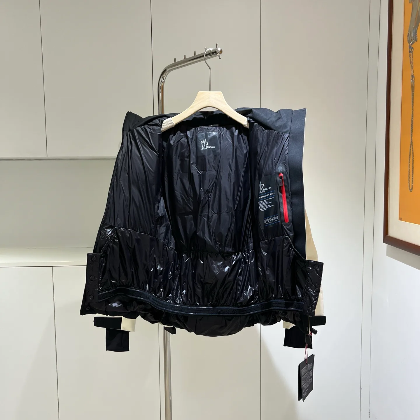 Women's Jackets And Down Jackets MONCLER 18180078