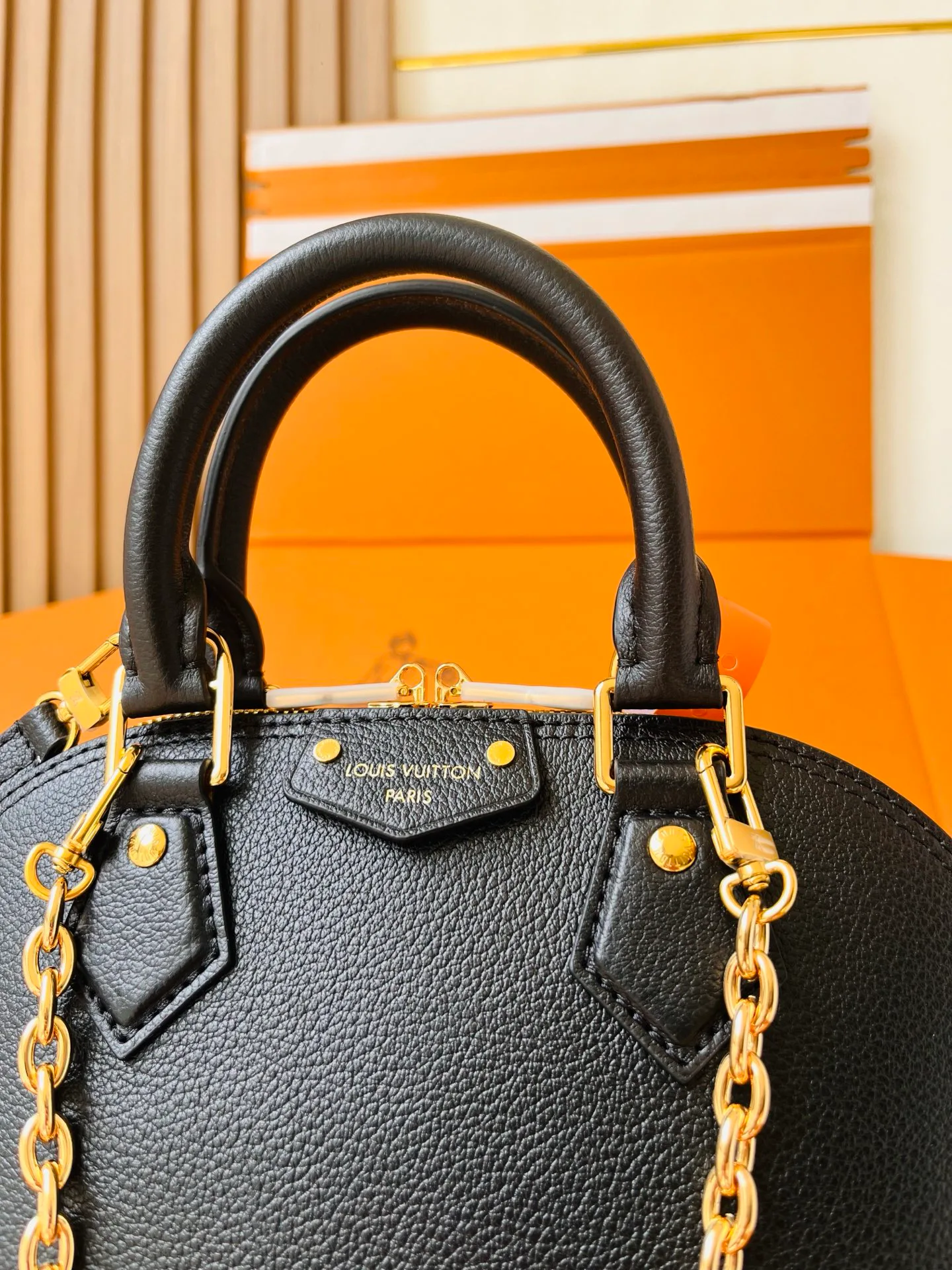 Women's Classic Handbags LOUIS VUITTON 17864844