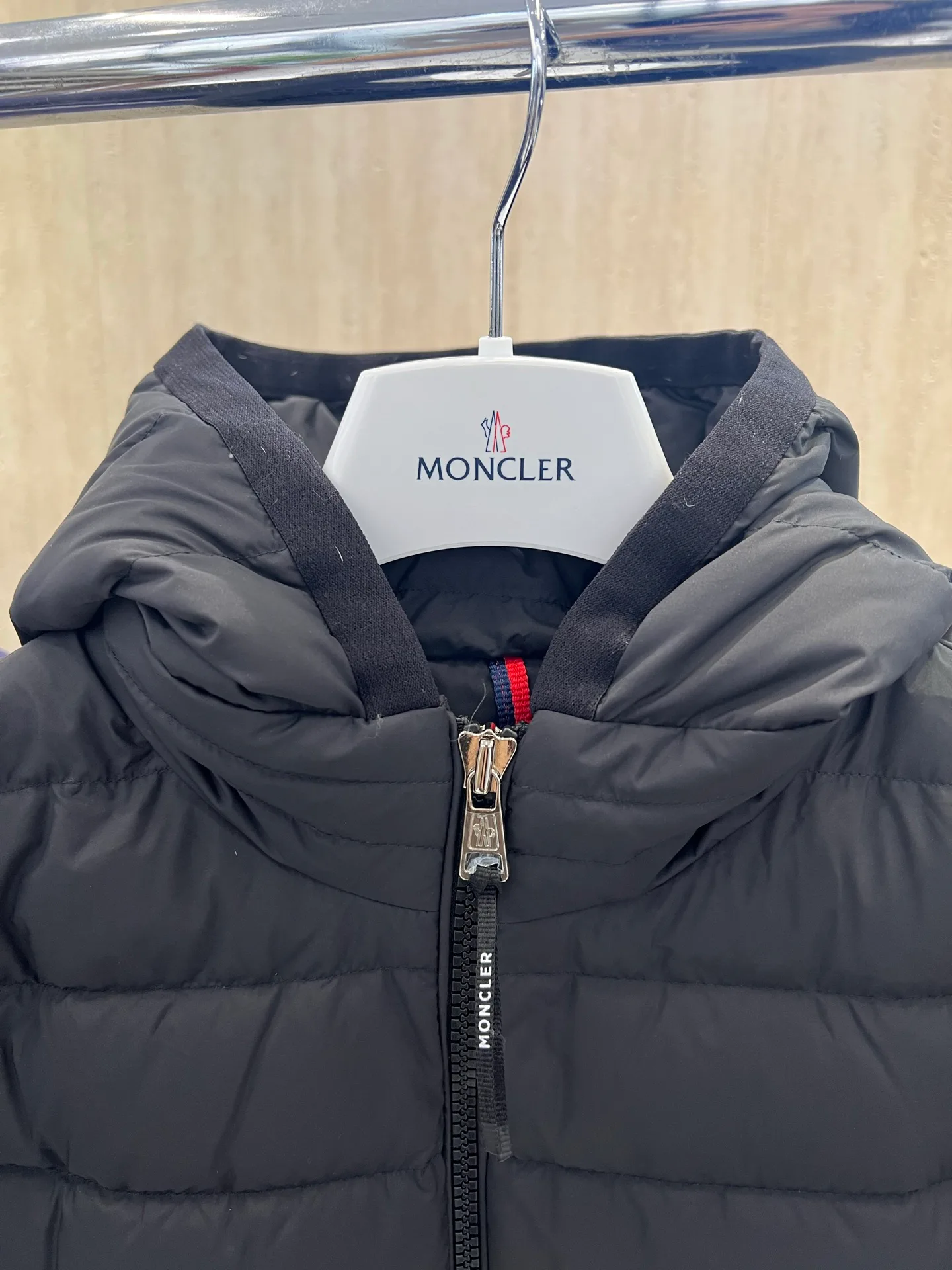 Куртки И Пуховики Мужские Moncler 18683915