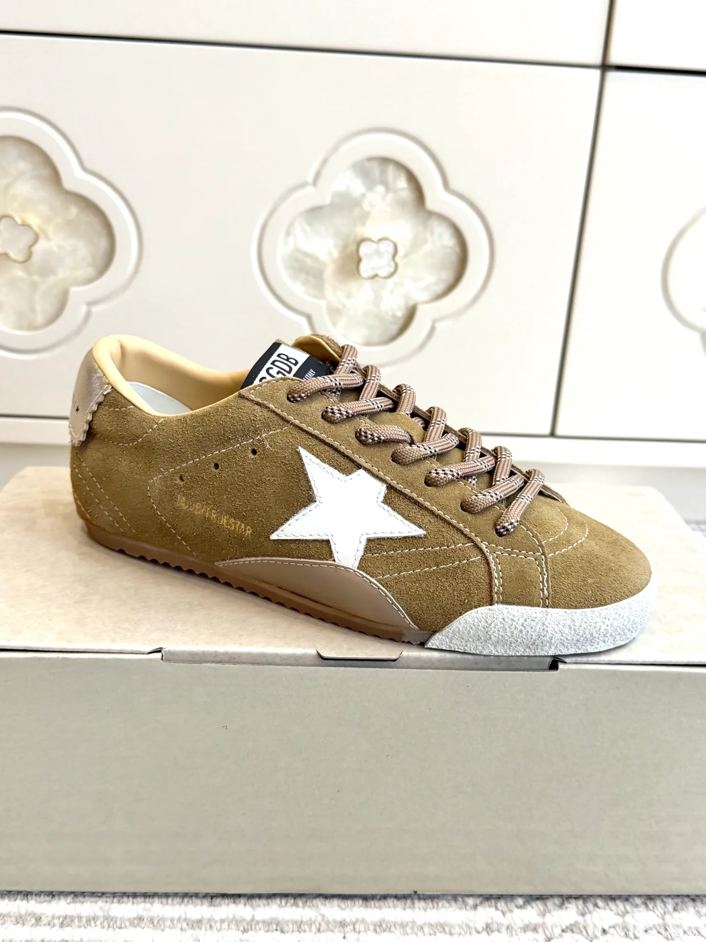 Women's Sneakers GOLDEN GOOSE 18360512