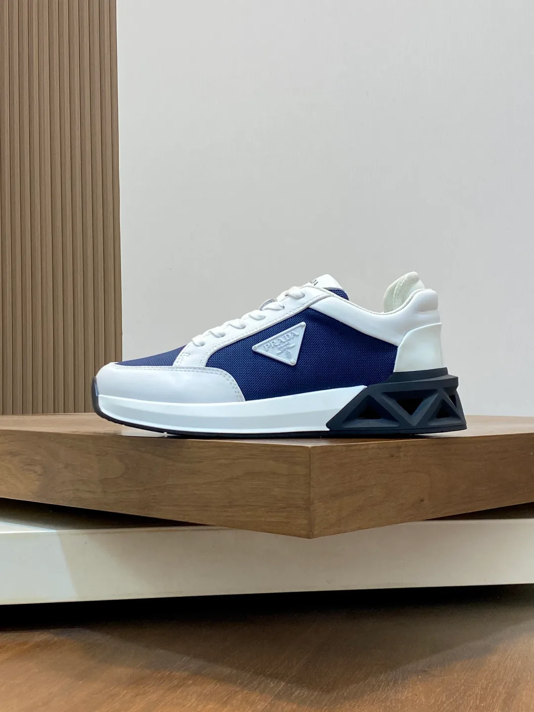 Men's Sneakers PRADA 18116627