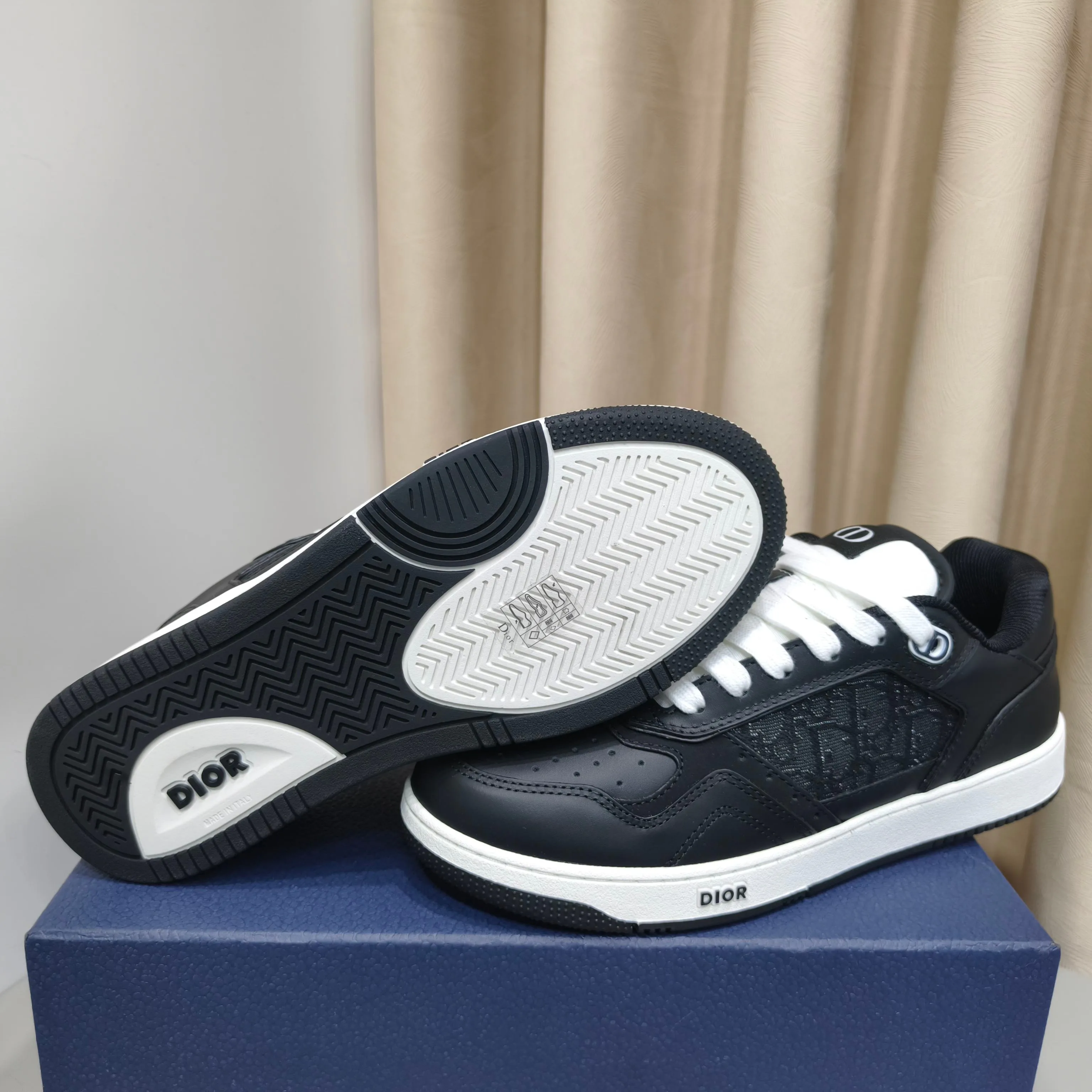 Women's Sneakers CHRISTIAN DIOR 17988884
