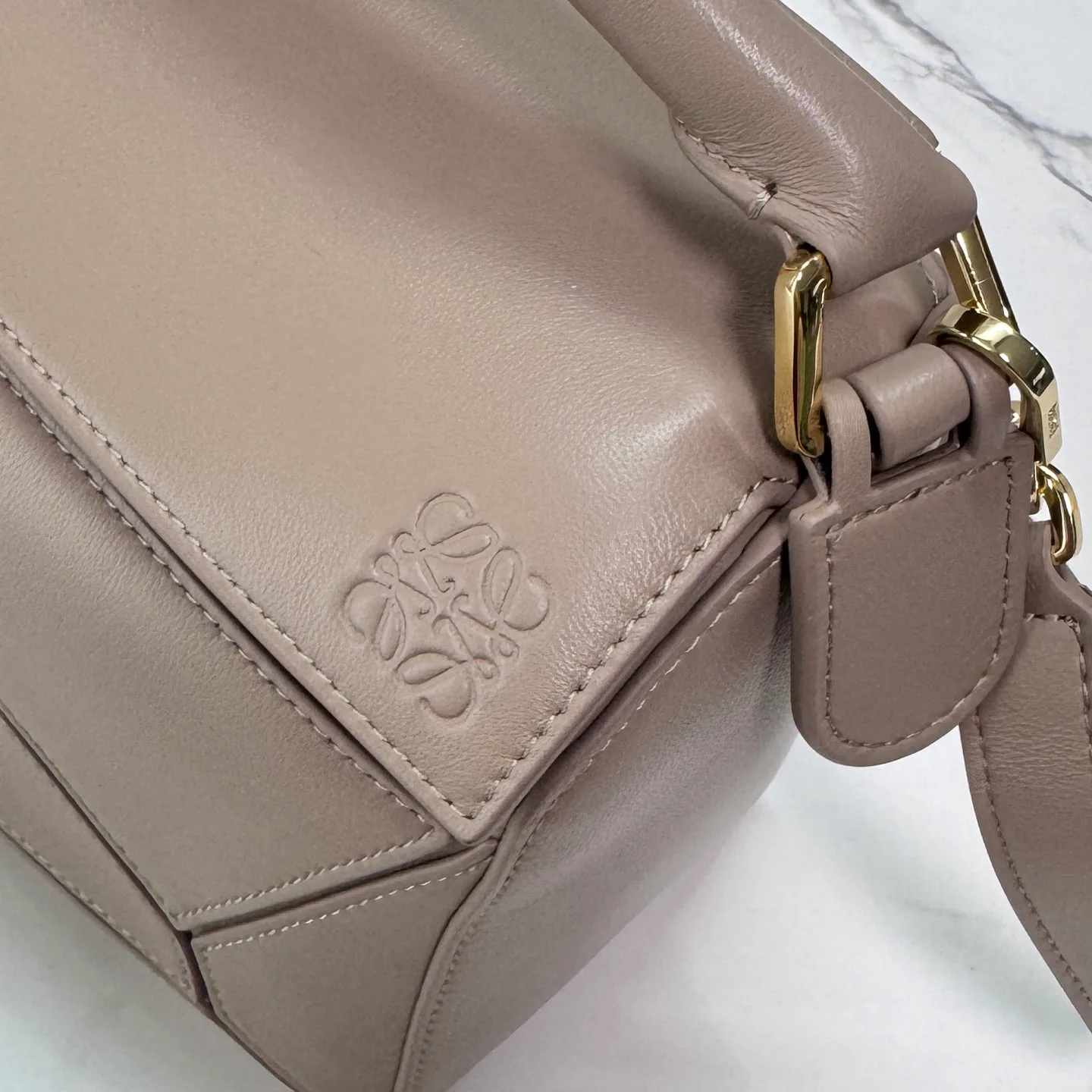 Women's Classic Handbags LOEWE 17270396
