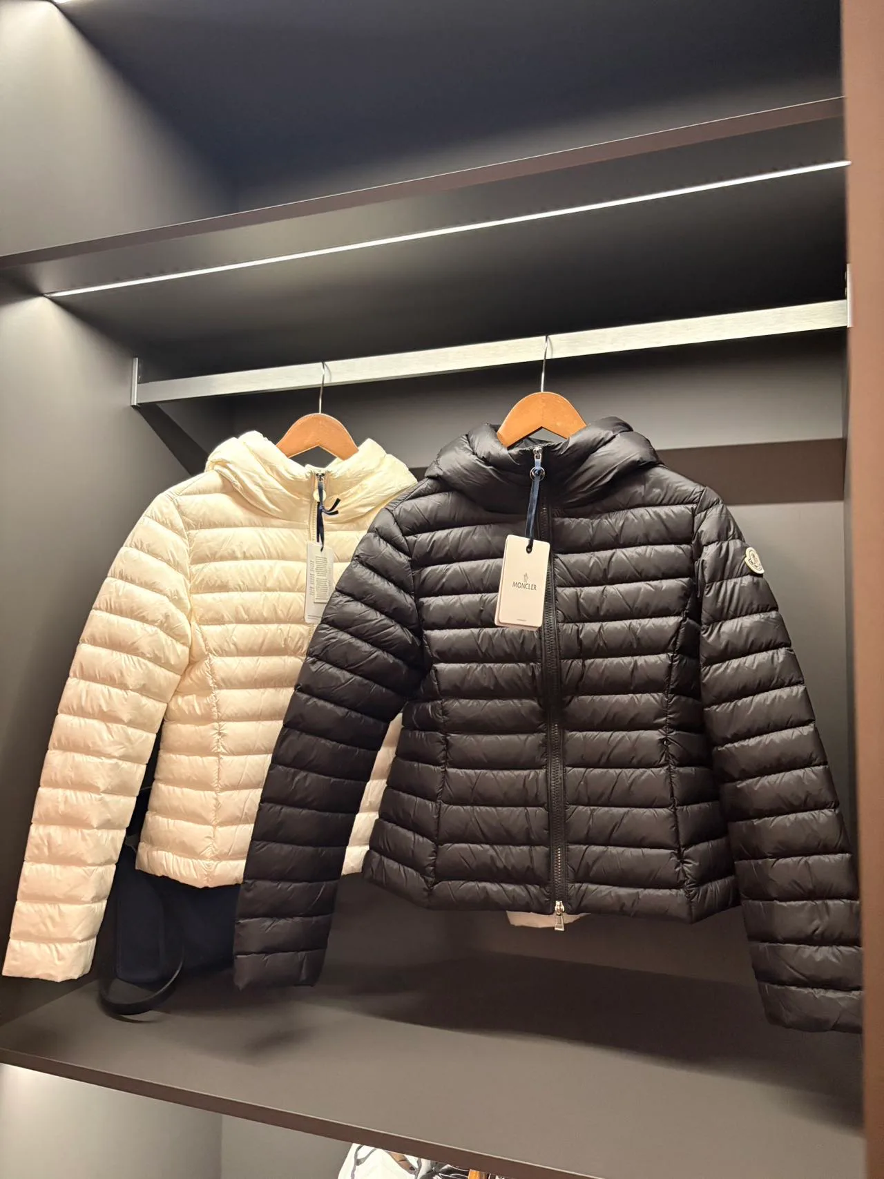 Куртки И Пуховики Женские Moncler 18562760