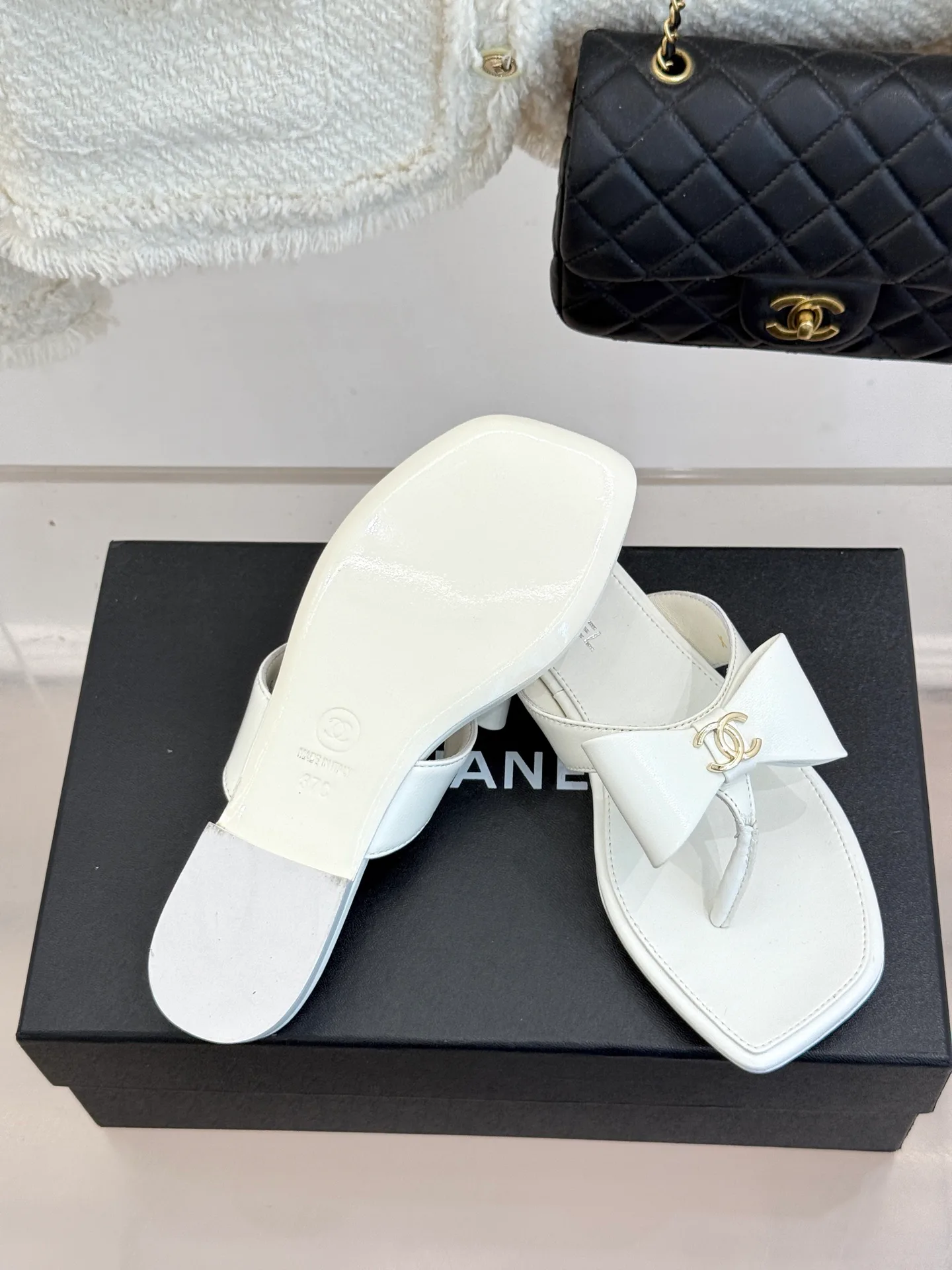 Women's Flip-Flops CHANEL 16965746