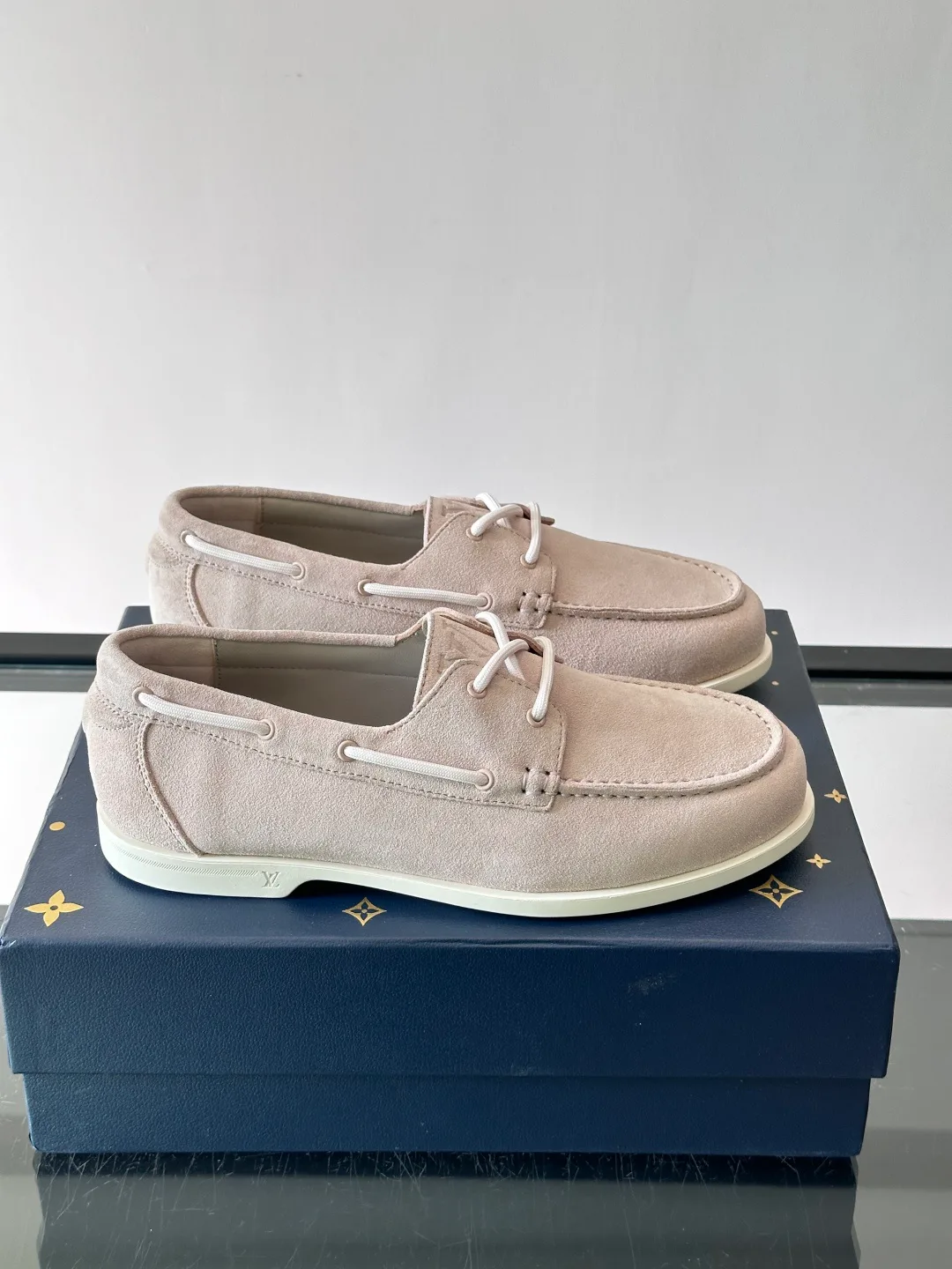 Men's Loafers And Dress Shoes LOUIS VUITTON 17941067