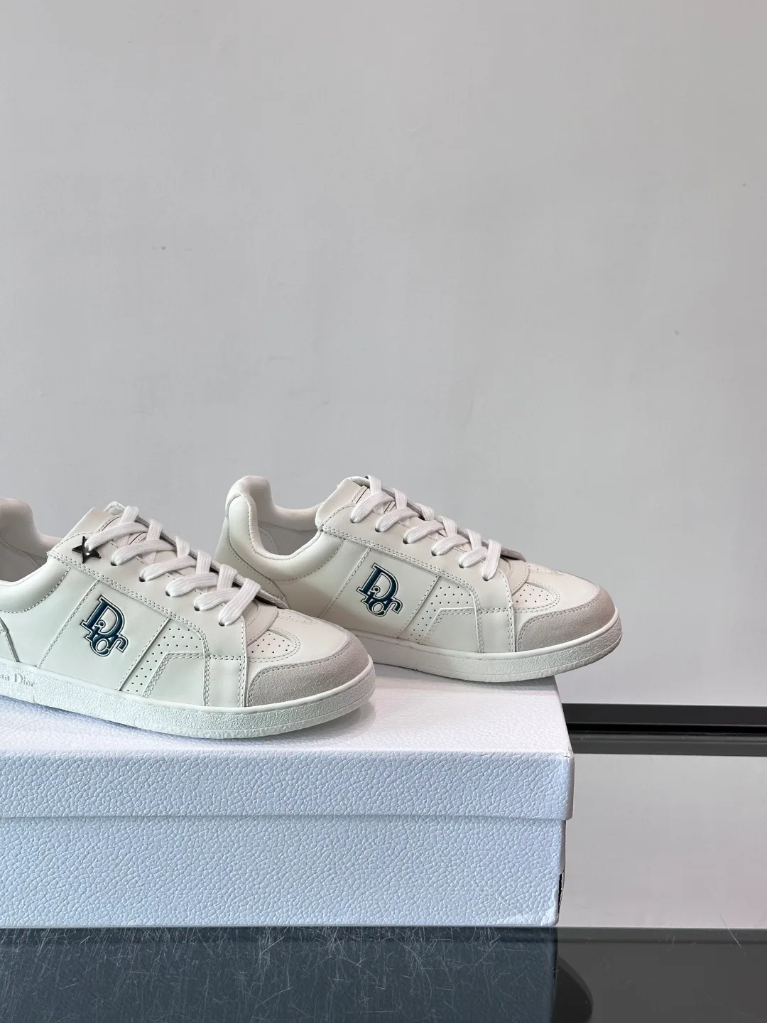 Women's Sneakers CHRISTIAN DIOR 18102635