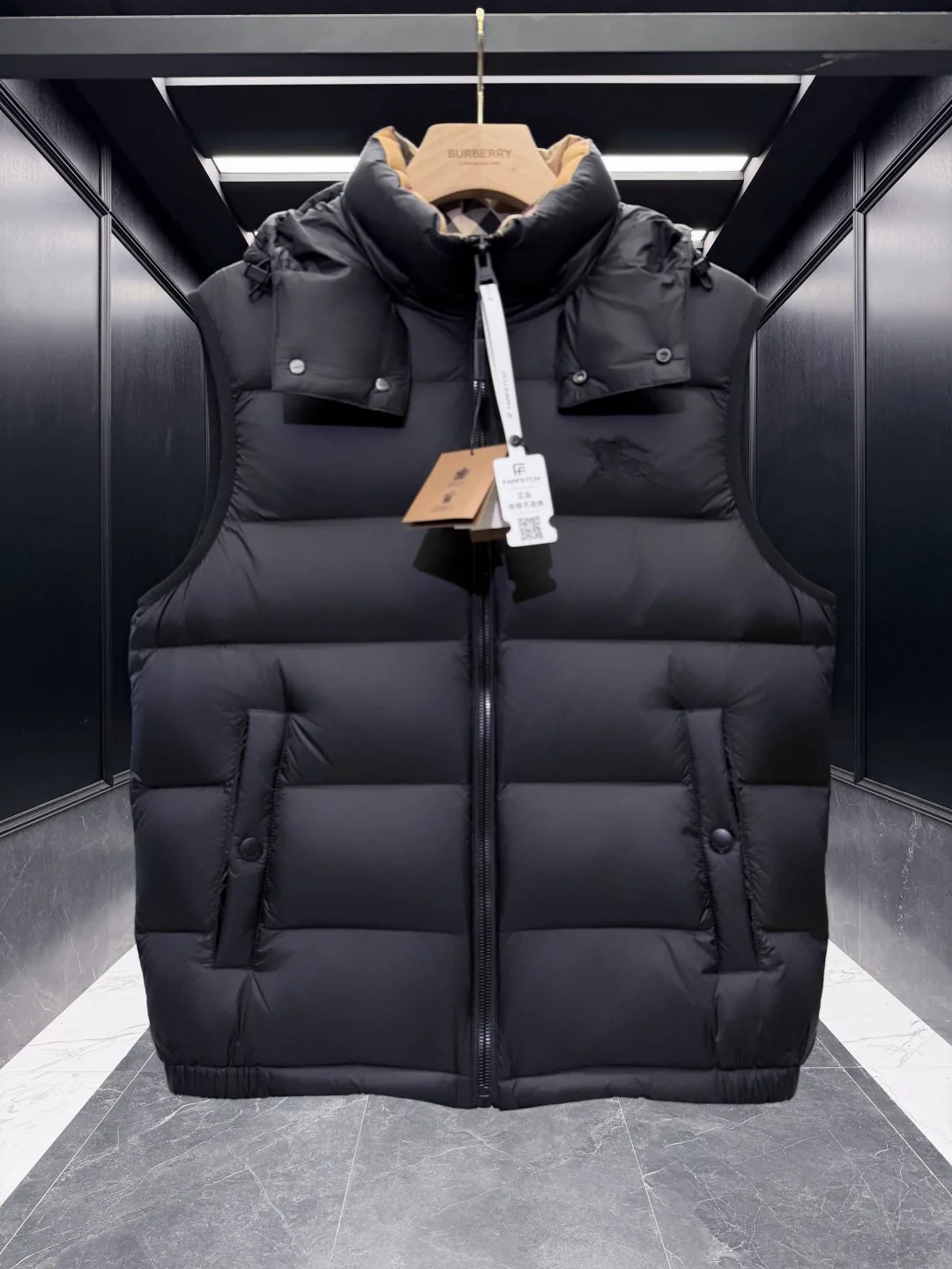 Men's Vests BURBERRY 18416855