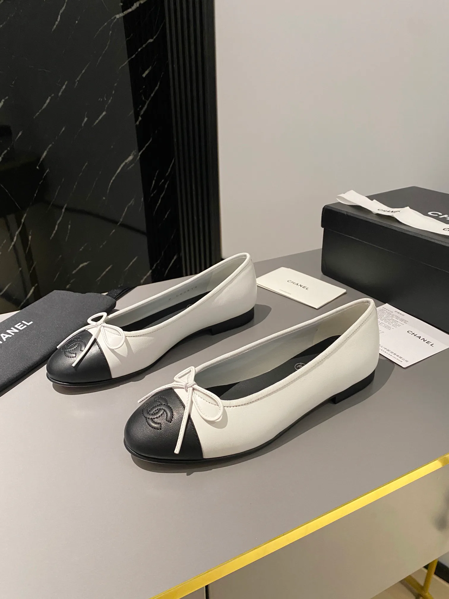 Women's Ballet Flats CHANEL 18120819