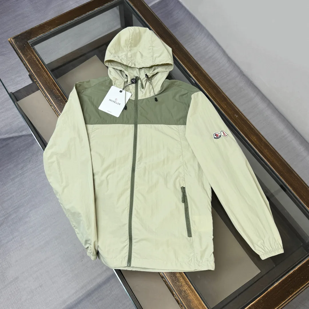 Men's Jackets And Down Jackets MONCLER 17286042