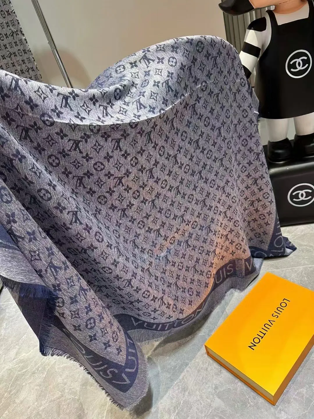 Scarves LOUIS VUITTON 17991541