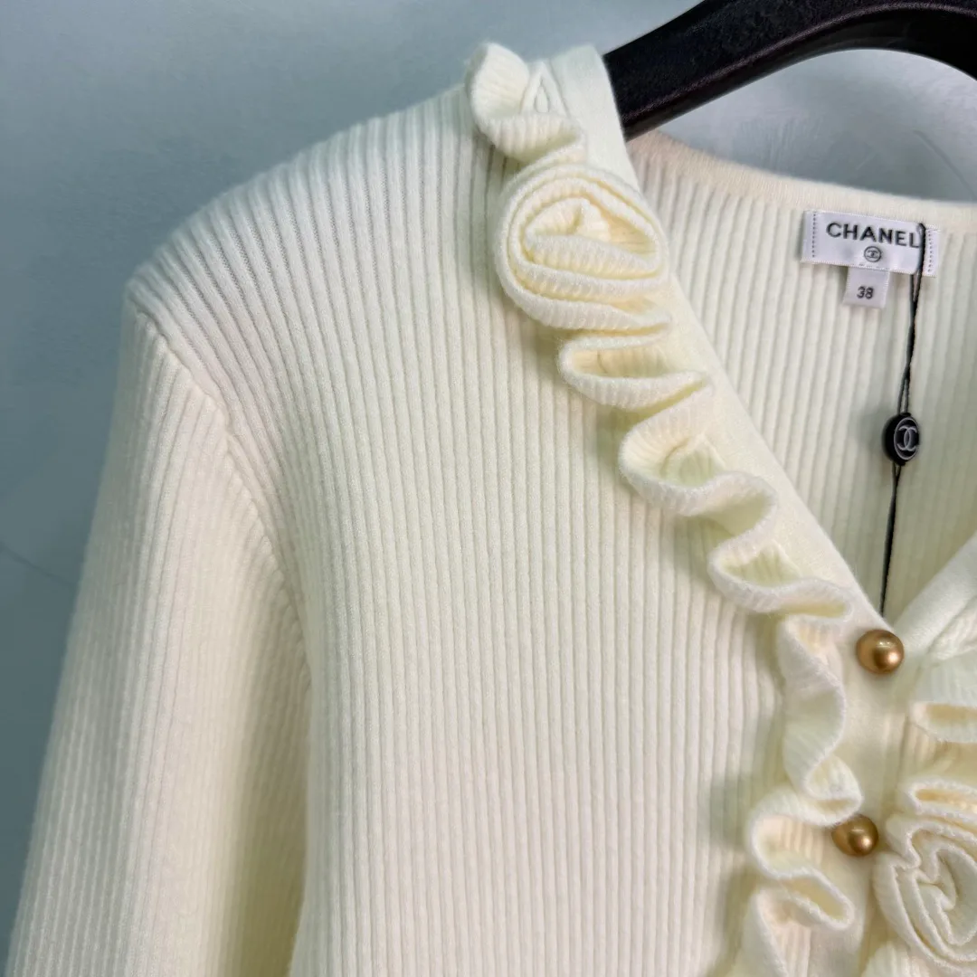 Women's Jumpers And Sweaters CHANEL 18263122