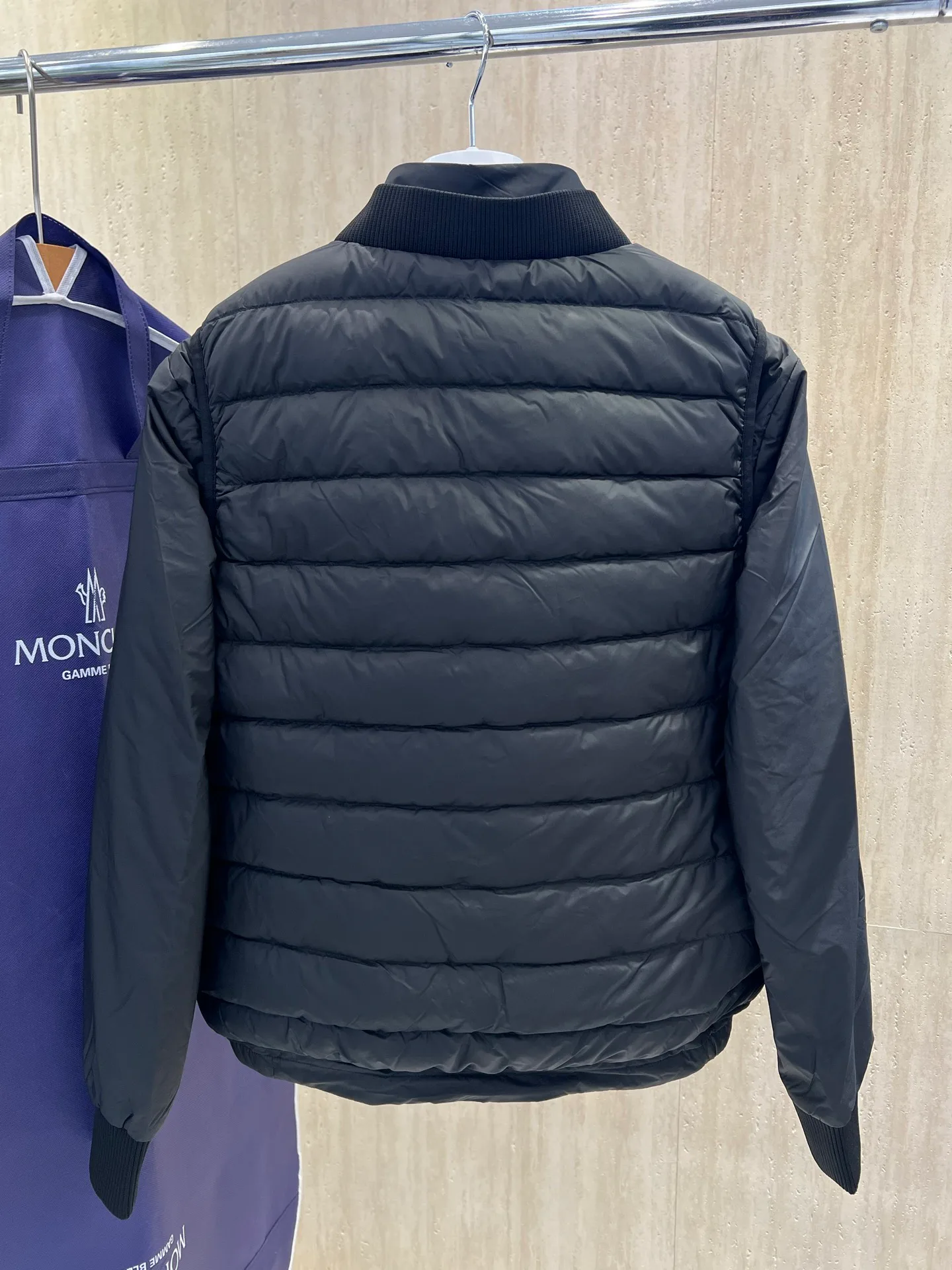 Women's Jackets And Down Jackets MONCLER 18264467