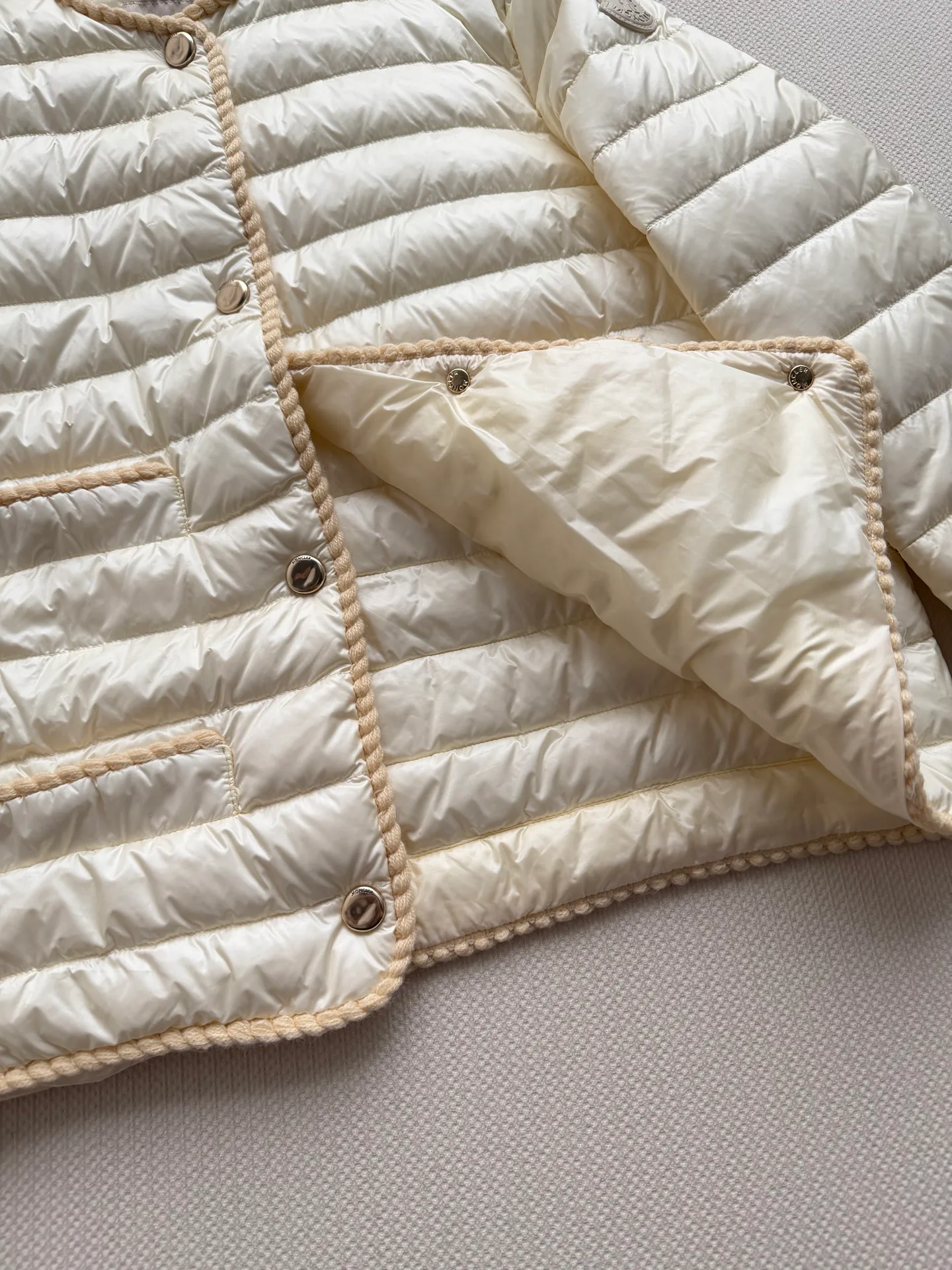 Women's Jackets And Down Jackets MONCLER 17897233