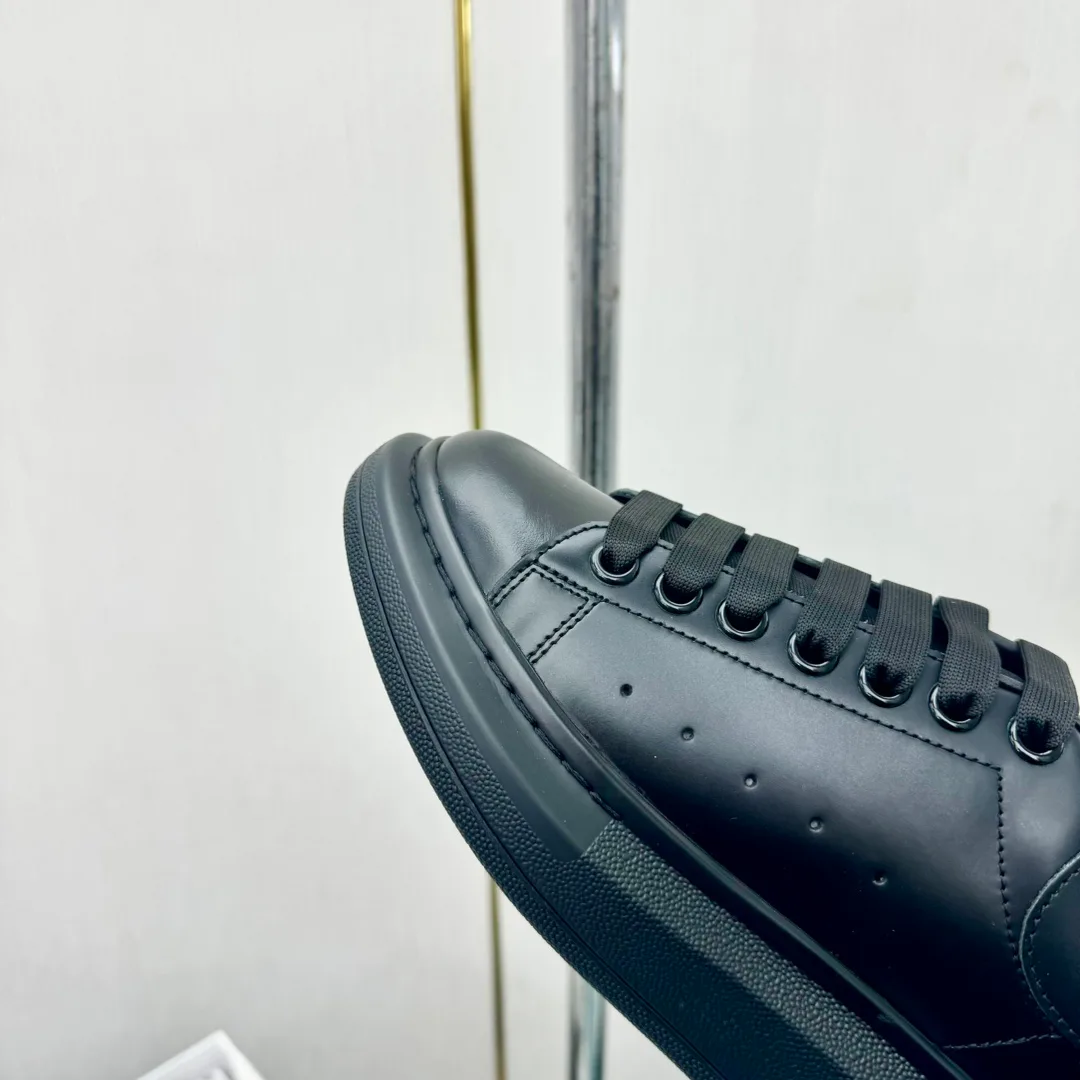 Women's Sneakers ALEXANDER MCQUEEN 18011226