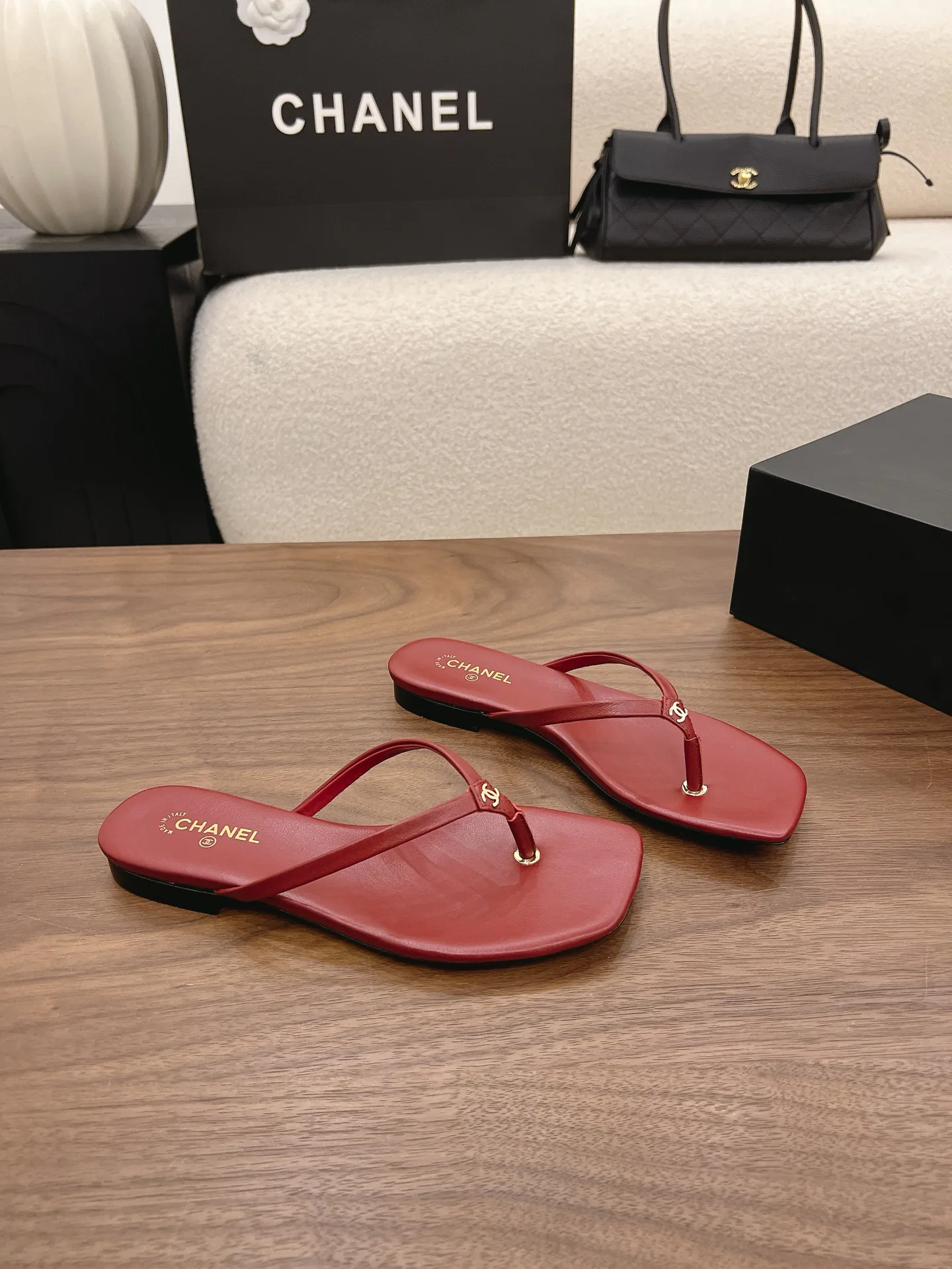 Women's Flip-Flops CHANEL 16944163