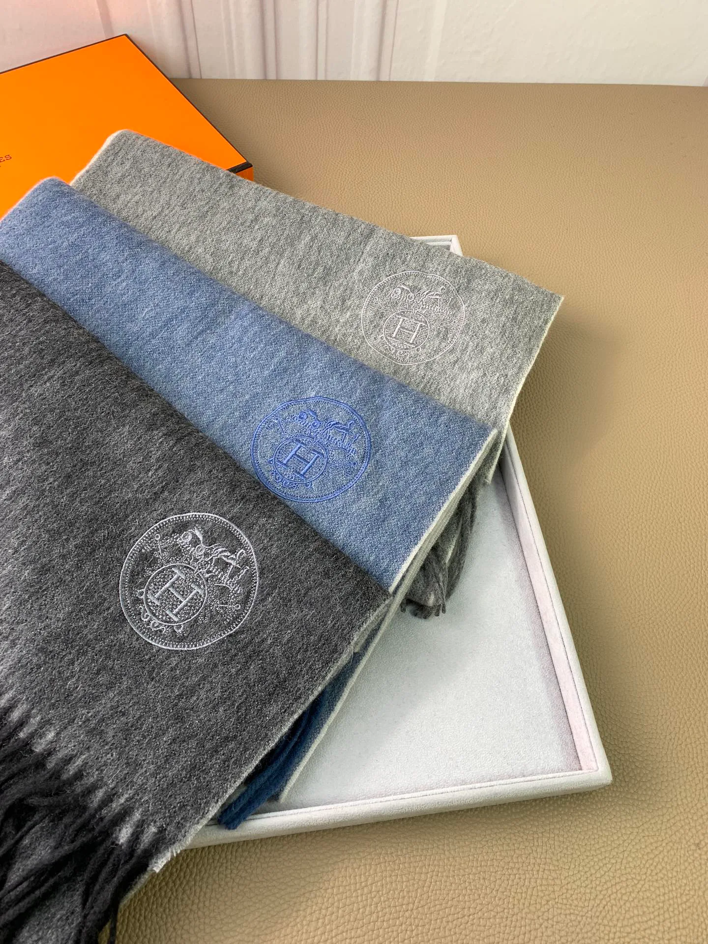 Scarves HERMES 18105094