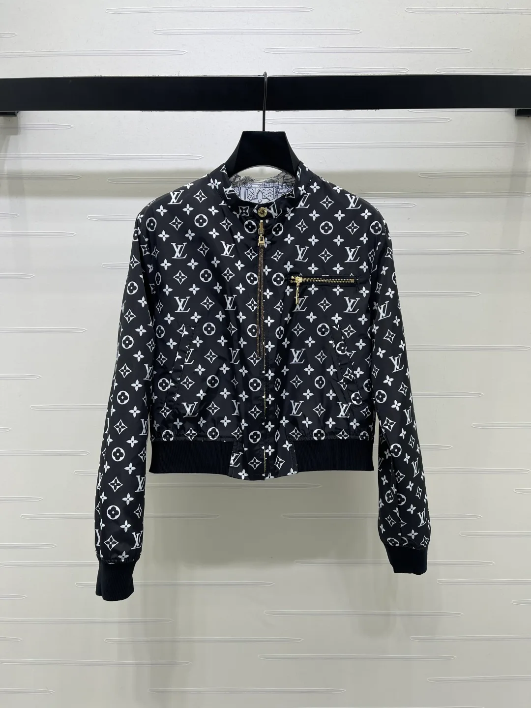 Women's Jackets And Down Jackets LOUIS VUITTON 18038535