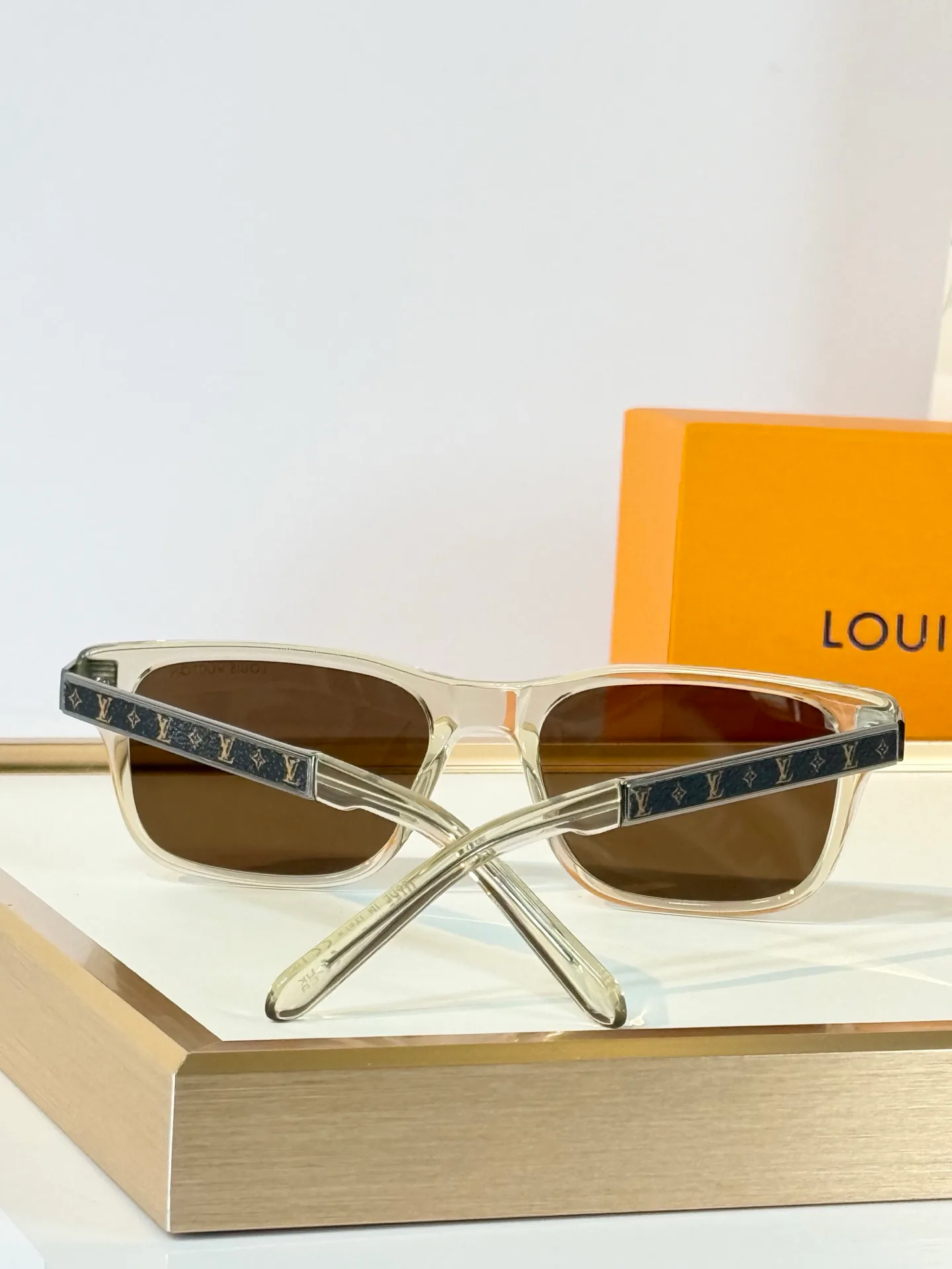 Glasses LOUIS VUITTON 18118140