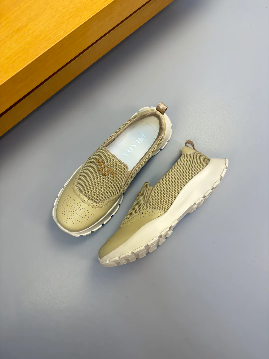 Men's Sneakers PRADA 17368534