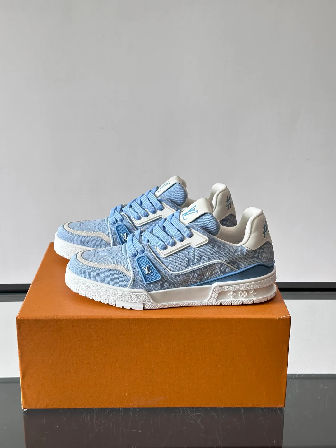 Men's Sneakers LOUIS VUITTON 17760880