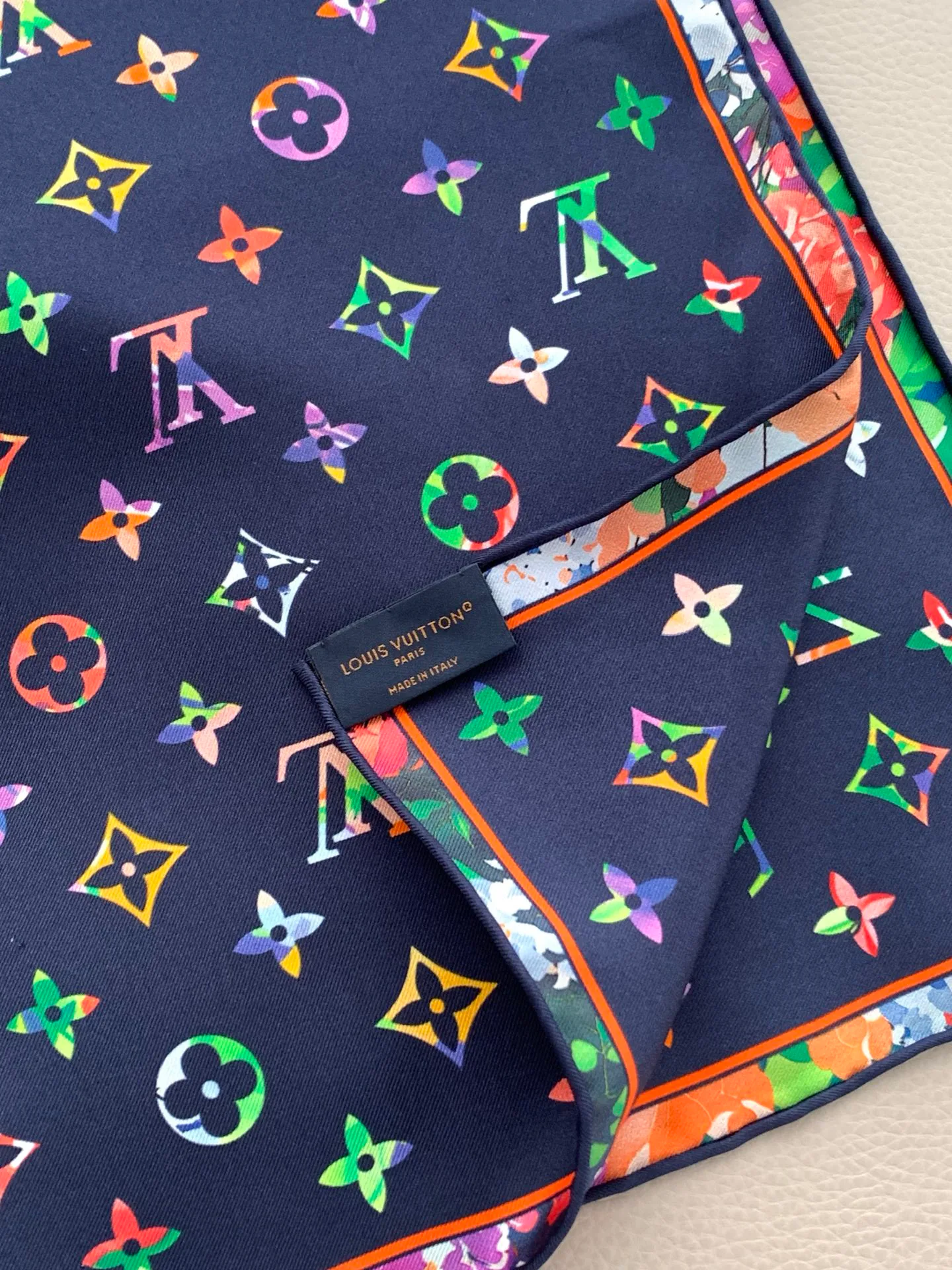 Silk Scarves LOUIS VUITTON 18476595