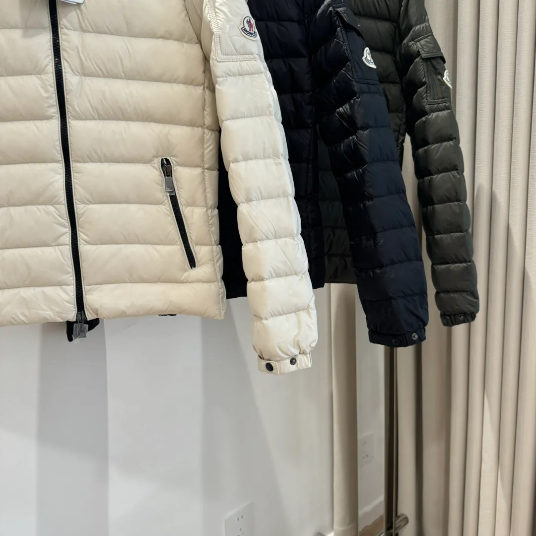Women's Jackets And Down Jackets MONCLER 18002195