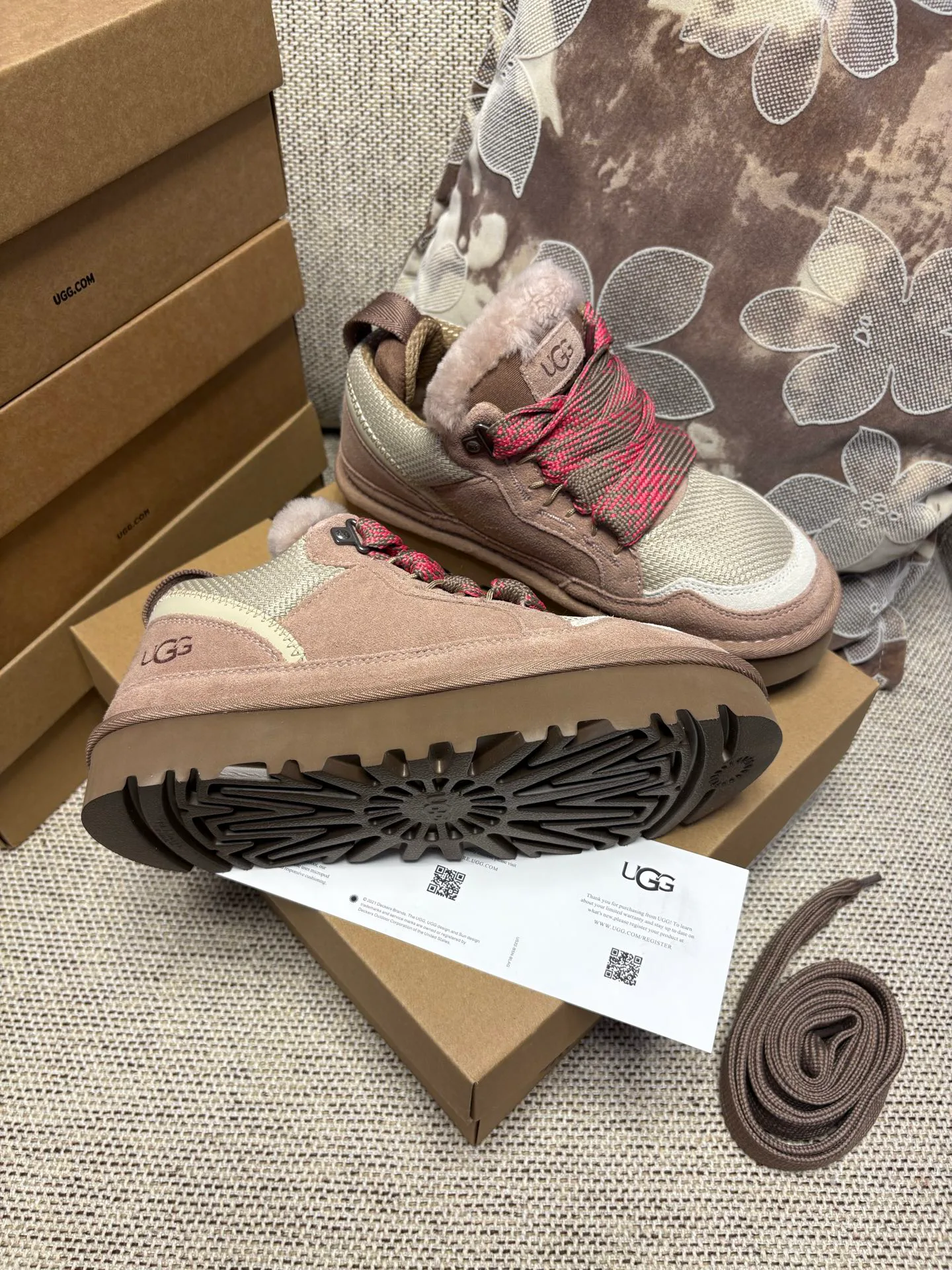 Women's Sneakers UGG 18104027